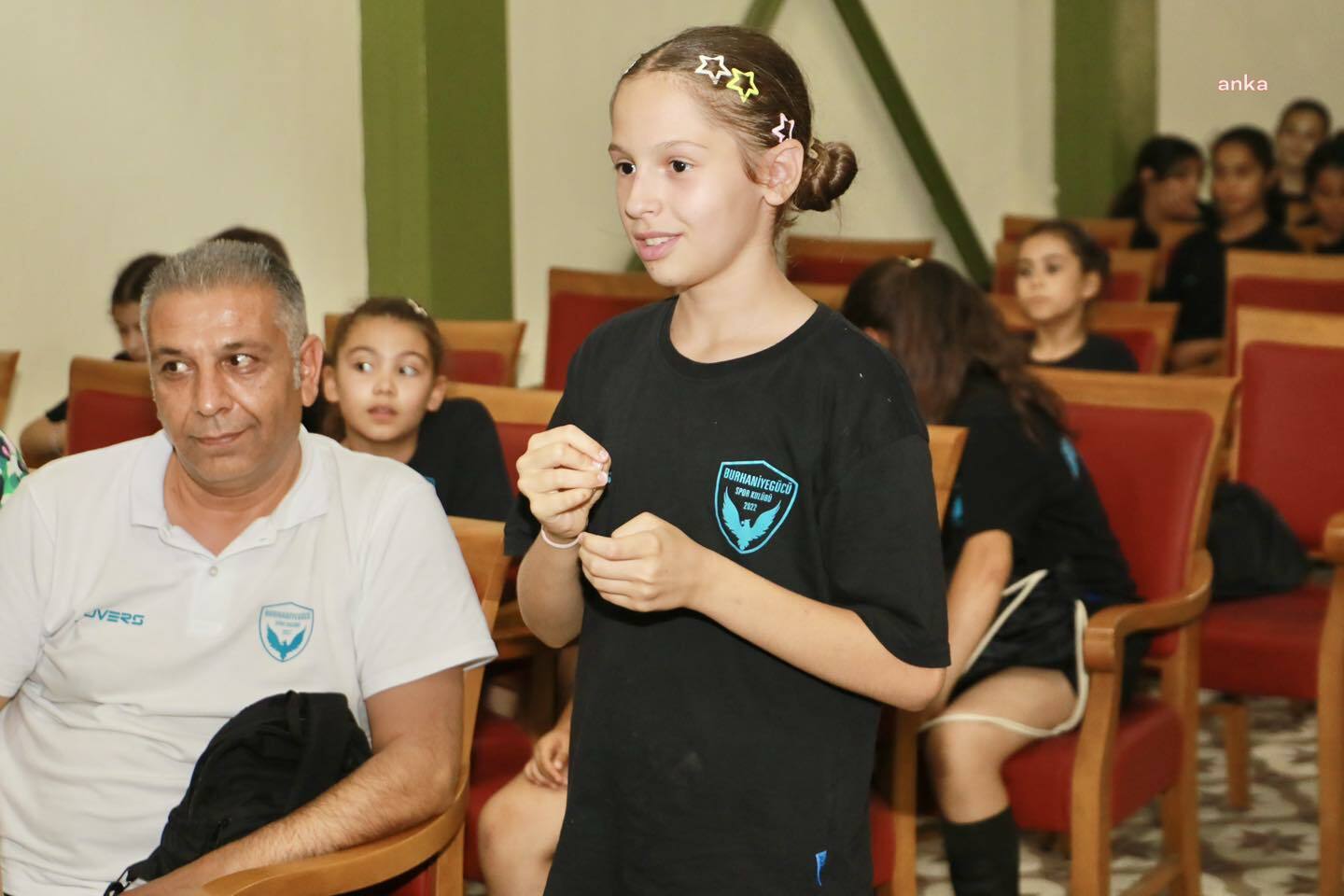 Burhaniye'de kadın voleybolunun Türkiye'deki gelişimi ele alındı