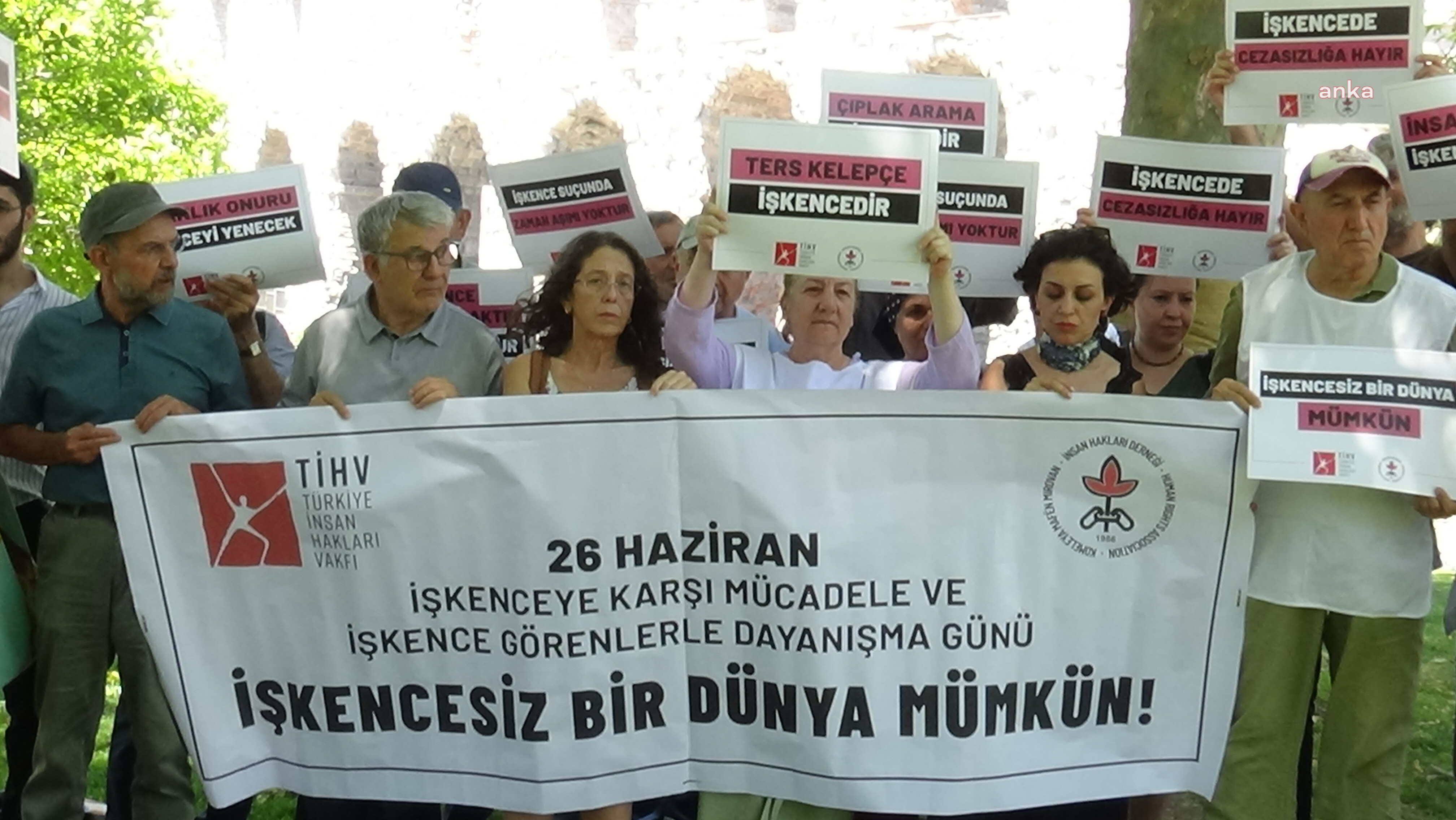 TİHV ve İHD “İşkencesiz bir dünya" için Saraçhane’de toplandı