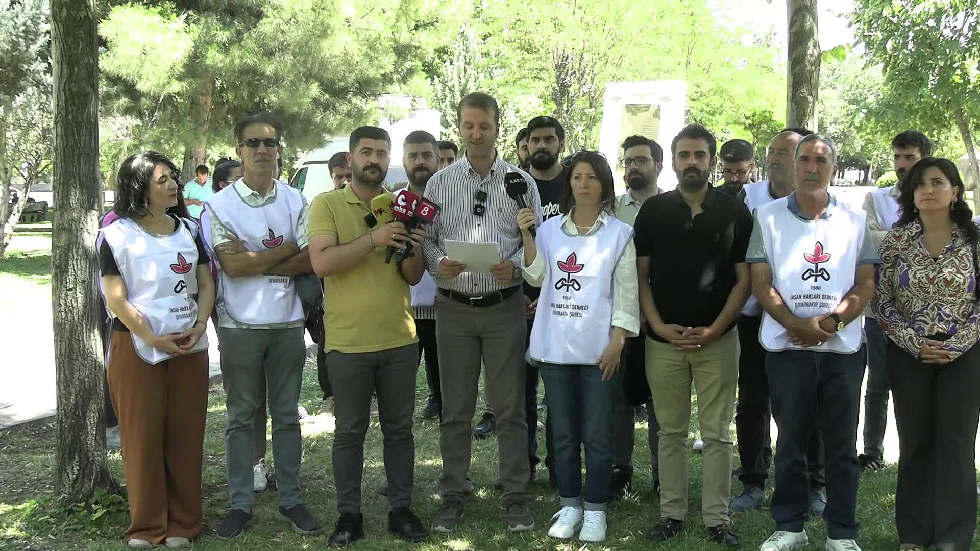 STK'lardan Diyarbakır'da "İşkenceye Karşı Mücadele Günü" açıklaması: “Siyasal iktidarın icraatları sonucunda tüm ülke adeta işkence mekanı haline gelmiştir”