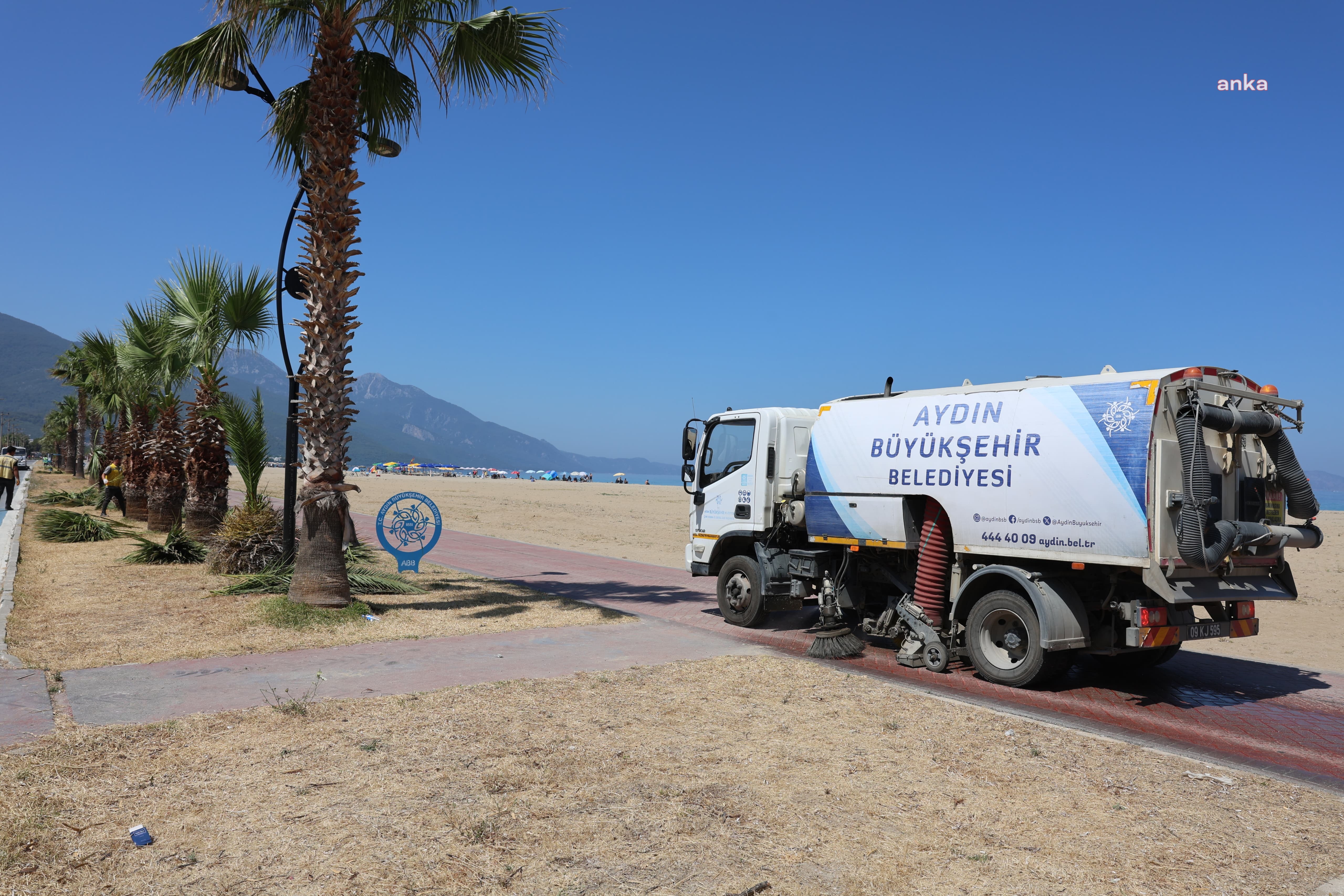 Aydın Büyükşehir Belediyesi’nden Kuşadası’nın iki mahallesinde çalışma