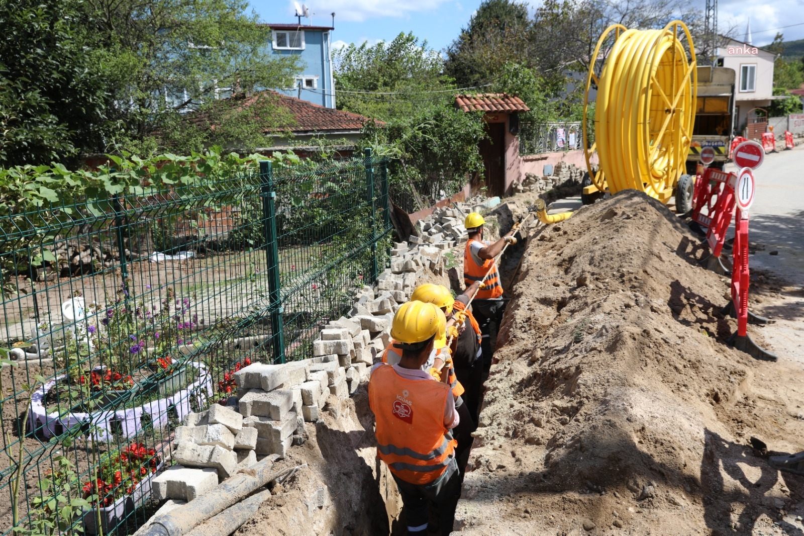 Maltepe Başıbüyük Mahallesi 21 yıl sonra doğal gazla buluştu... İGDAŞ, 500 haneye ilk kez doğal gaz ulaştırdı
