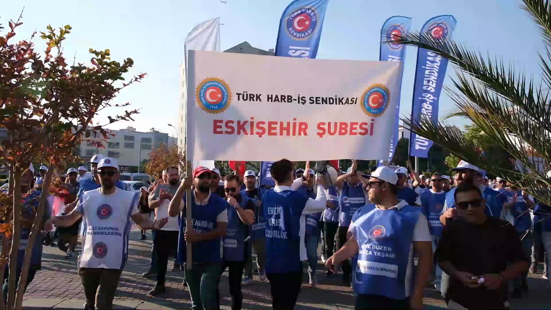 Eskişehir’de savunma sanayi işçilerinden yürüyüş: "Bize ayar vererek yüzde 16’ya mahkum etmek istiyorlar"