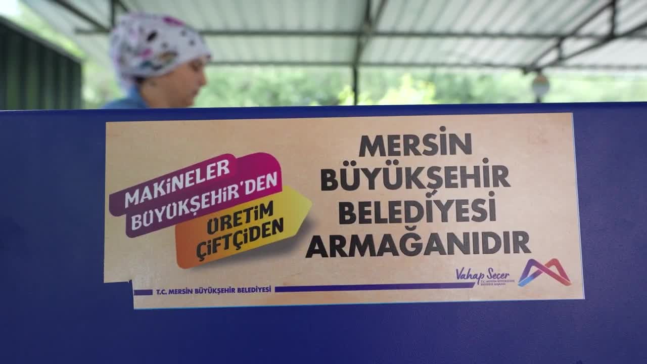 Mersin Büyükşehir Belediyesi'nden Korucular Mahallesi’ne 2. makine desteği