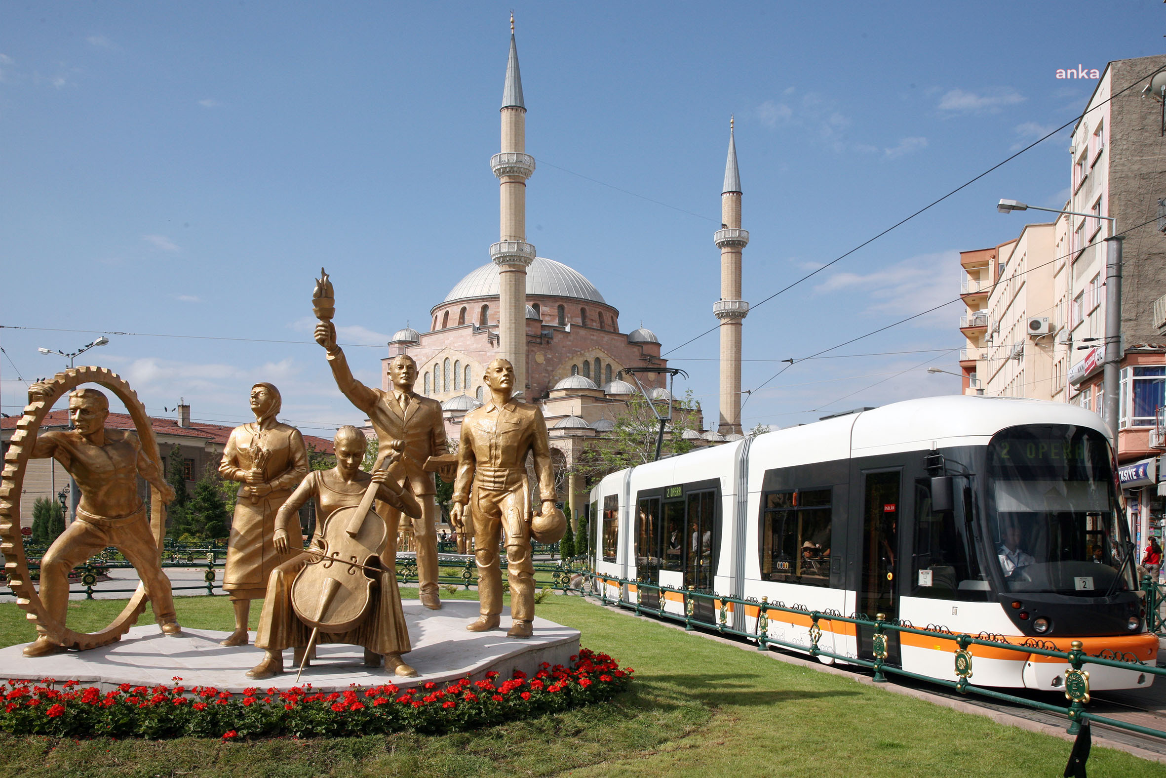 Eskişehir'de tramvay seferlerinde bir gecelik düzenleme