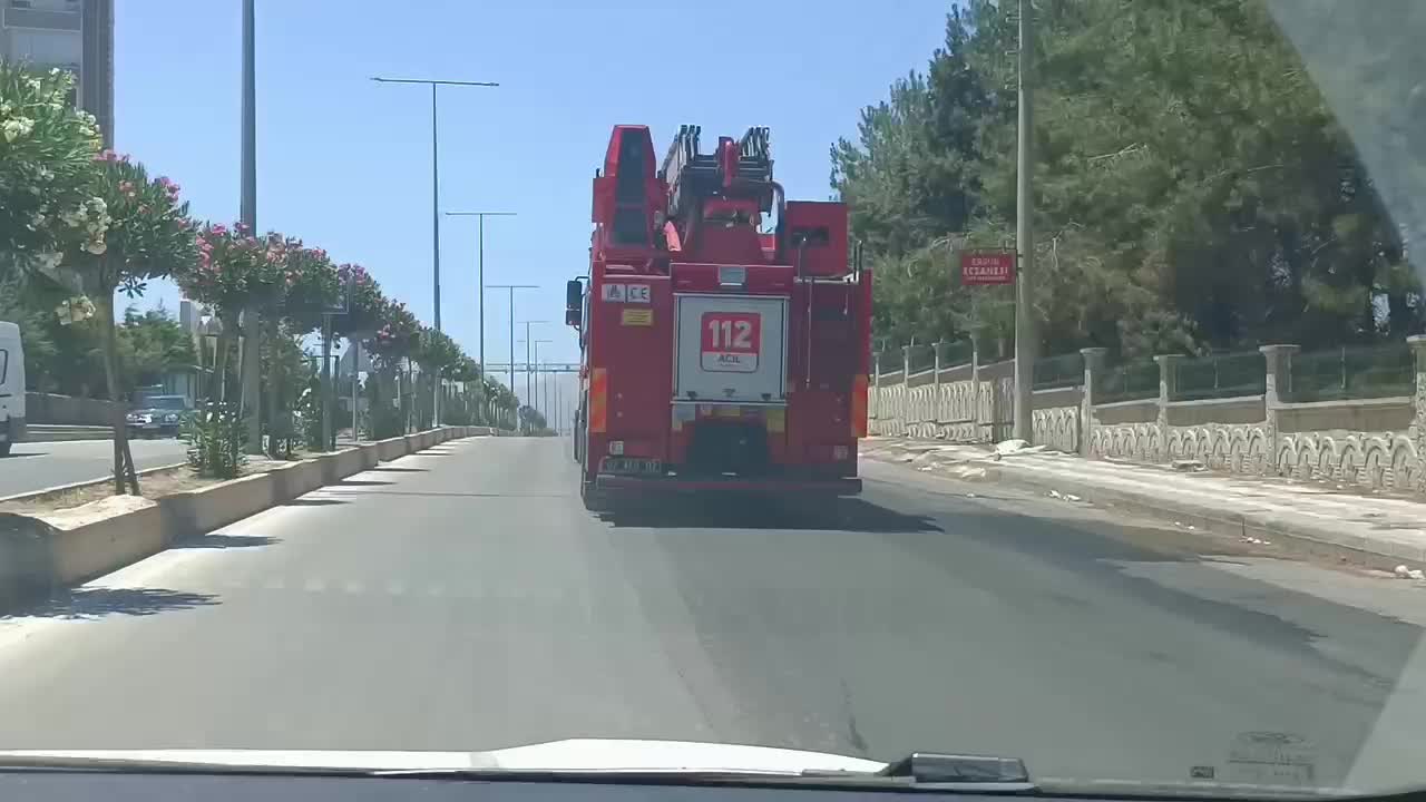Adıyaman Belediyesi İtfaiye ekipleri, organize sanayi bölgesinde faciayı önledi