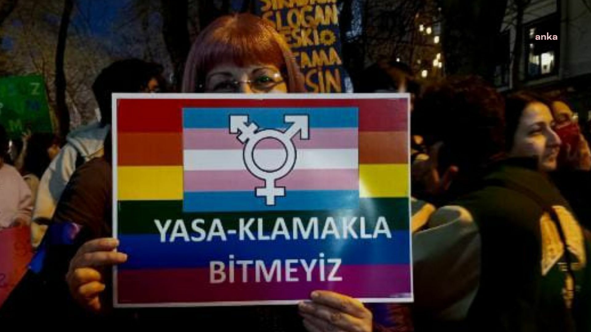 Sağlık Bakanlığı, cinsiyet uyum süreçlerinde kullanılan hormon ilaçlarına yaş sınırı getirdi