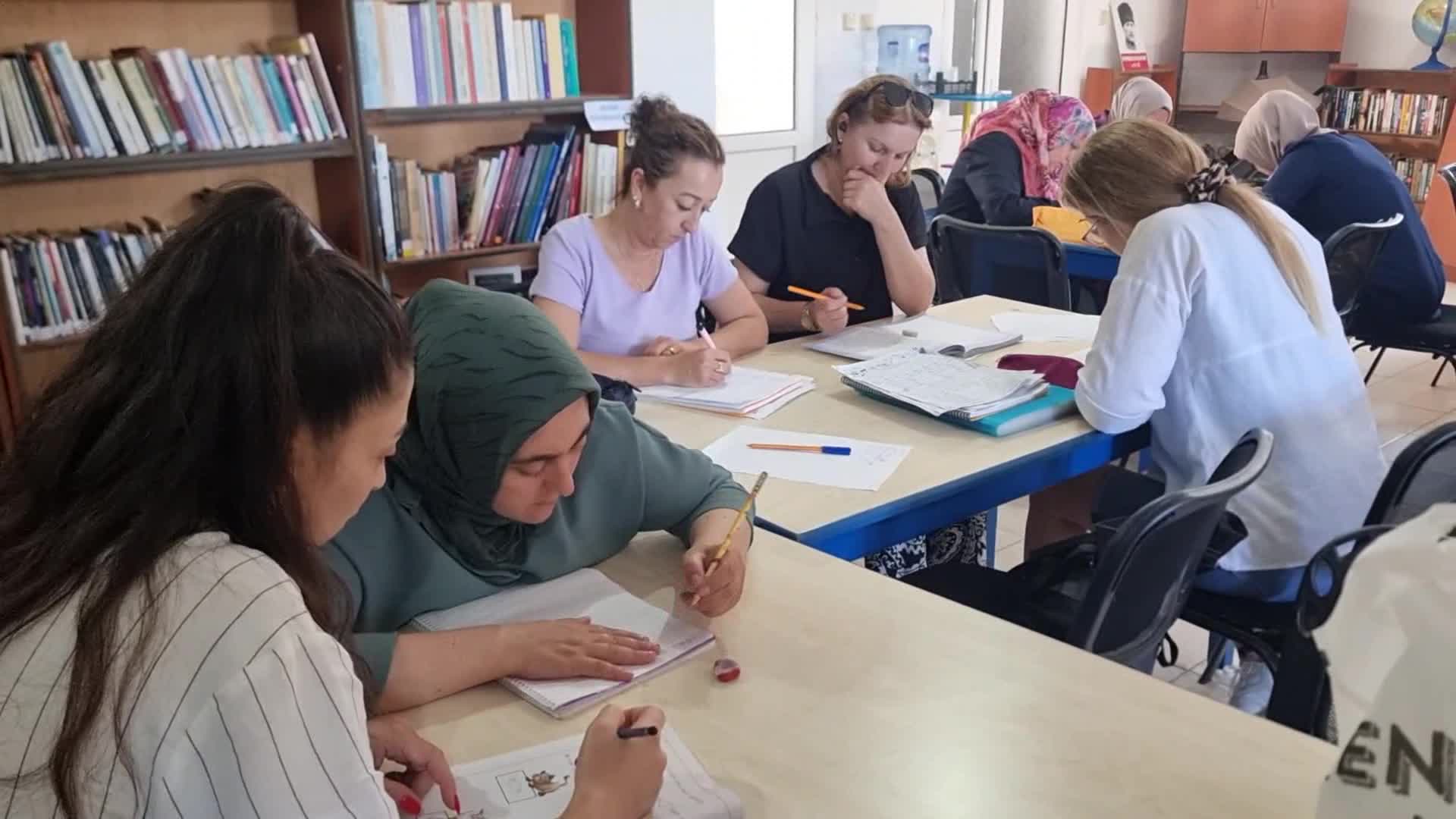 Bodrum Belediyesi'nin yetişkinlere yönelik başlattığı okuma yazma seferberliği devam ediyor