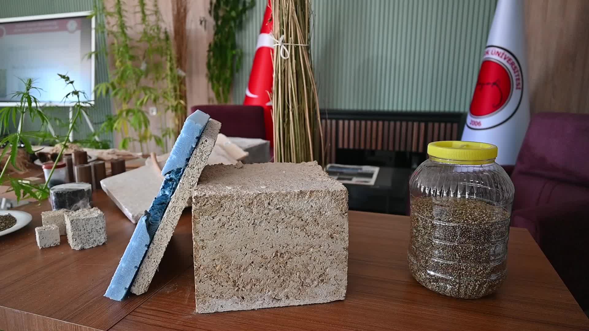 Yozgat Üniversitesi'nin endüstriyel kenevir alanında ürettiği malzemeler tanıtıldı