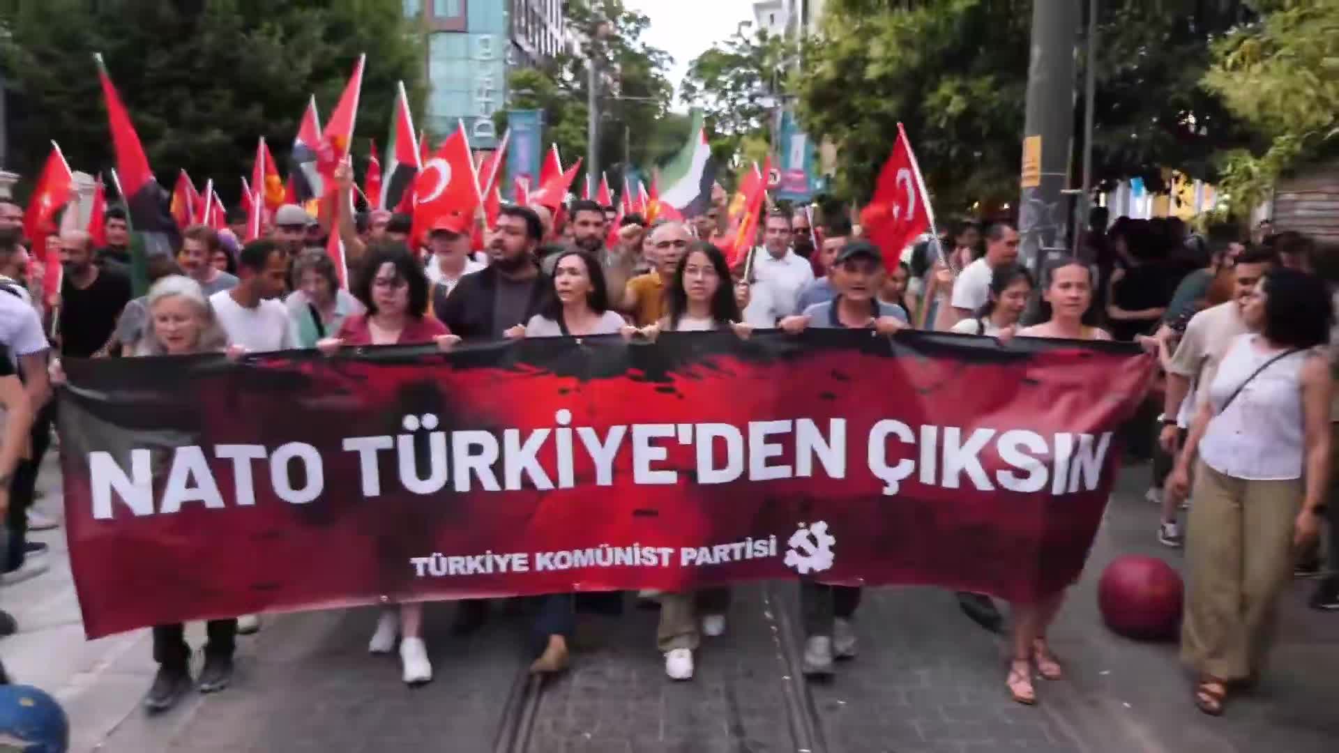TKP'den 'Türkiye NATO'dan çıksın' eylemi