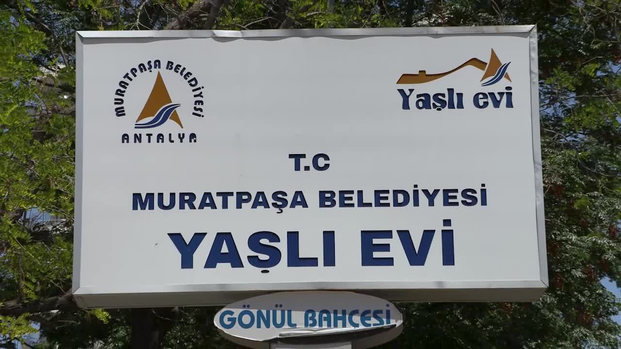Muratpaşa Belediyesi Falez Yaşlı Evi’nde mangala turnuvası