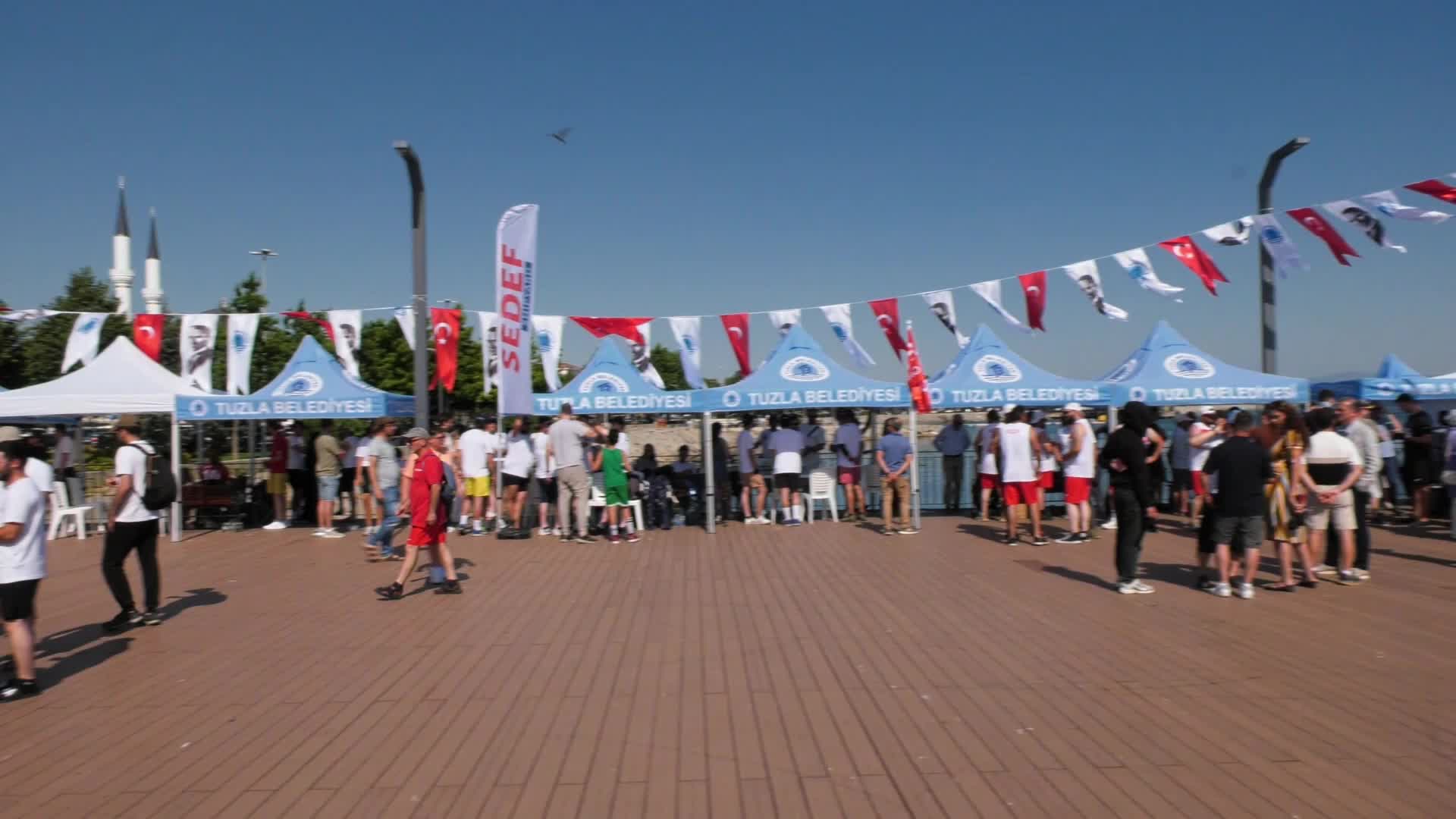 Tuzla tersaneleri Kabotaj Bayramı’nı dragon bot yarışlarıyla kutladı