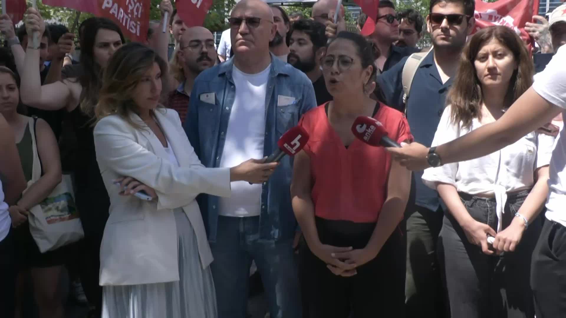 TİP’in etkinliğinde gözaltına alınan 13 kişi adliyede... Sera Kadıgil: “Derhal hakim görevlendirilmesi yapılarak yoldaşlarımız serbest bırakılsın”