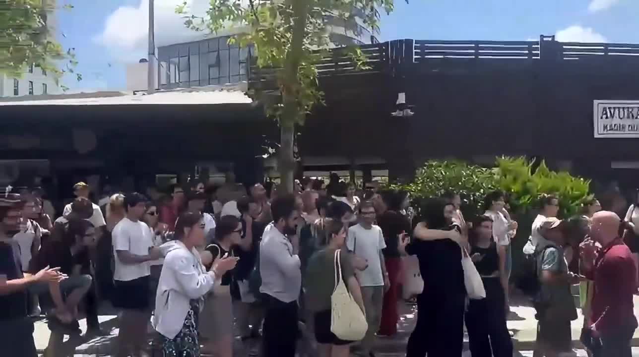 TİP Yoğurtçu Parkı etkinliğinde gözaltına alınan 13 kişi yurt dışı çıkış yasağıyla serbest bırakıldı