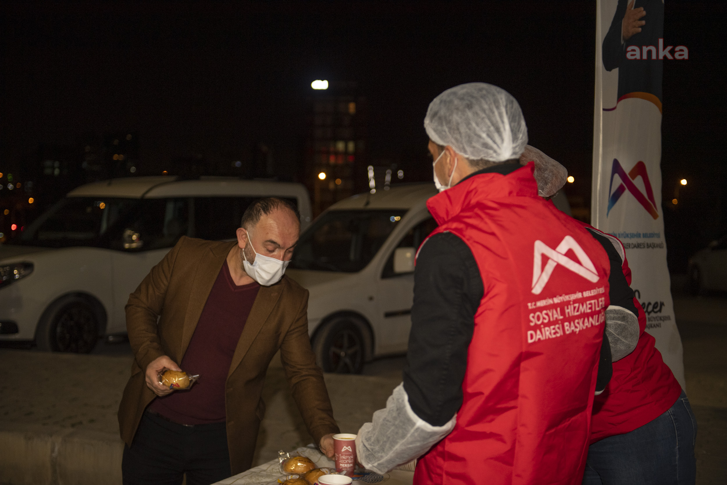 MERSİN BÜYÜKŞEHİR’İN ÇORBASI HASTANE ÖNLERİYLE BİRLİKTE 34 NOKTADA