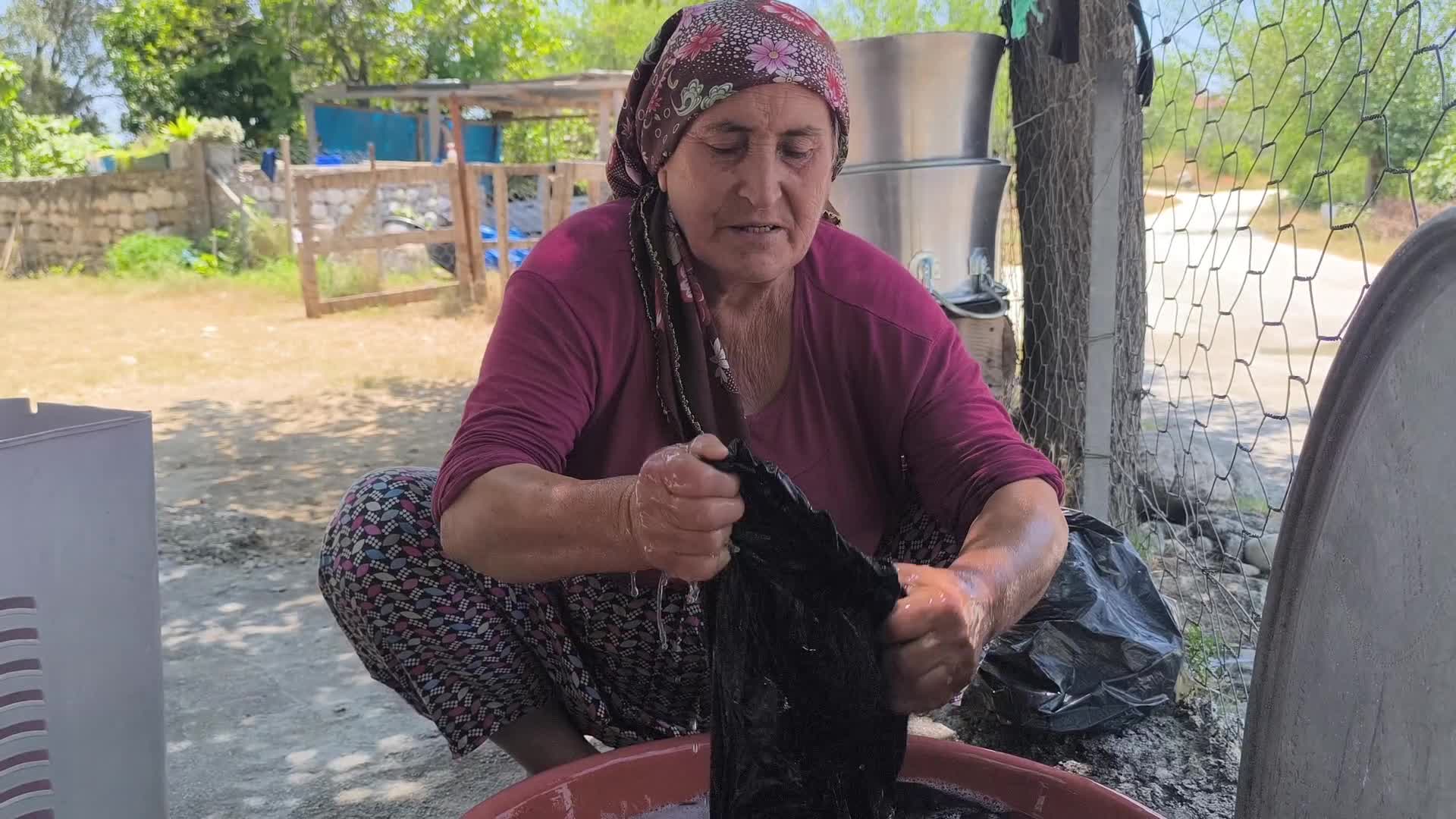 Günlerdir içme suları akmayan Kadirlili vatandaş: "Su bulmak için dağlara düştük"