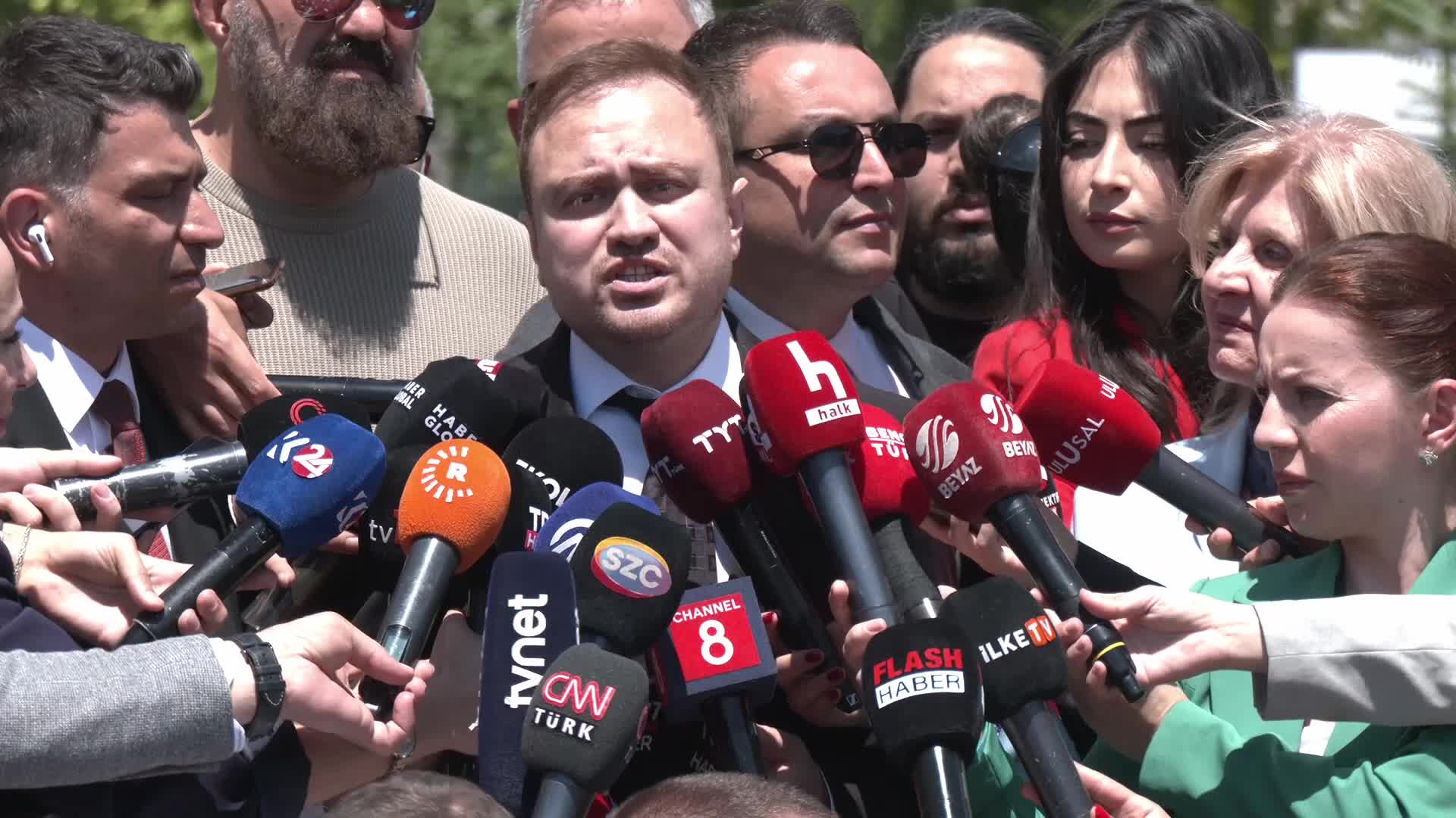 CHP'nin kurultay davası... Lütfü Savaş'ın avukatı Üregen:  "Daha fazla konunun tartışılmasını istemiyoruz. Bir an önce karar ne ise açıklanmasını bekliyoruz"