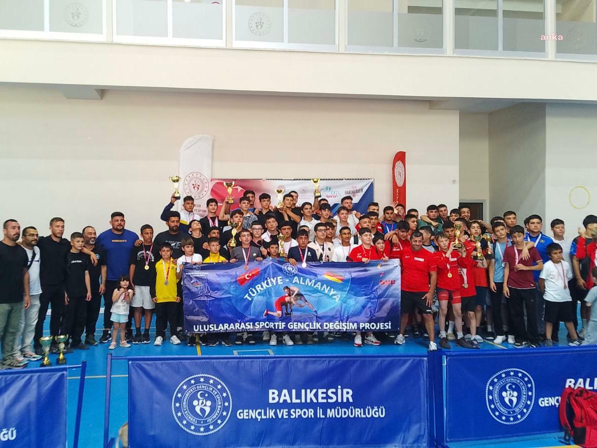 Minderde zafer Balıkesir Büyükşehir Belediye Spor Kulübü'nün: Genç sporcular, 14 madalya kazandı