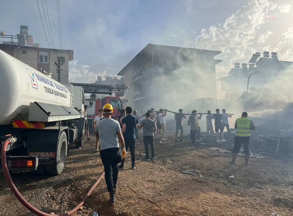 Manavgat Belediyesi, vatandaşları yangın riskine karşı dikkatli olmaları konusunda uyardı