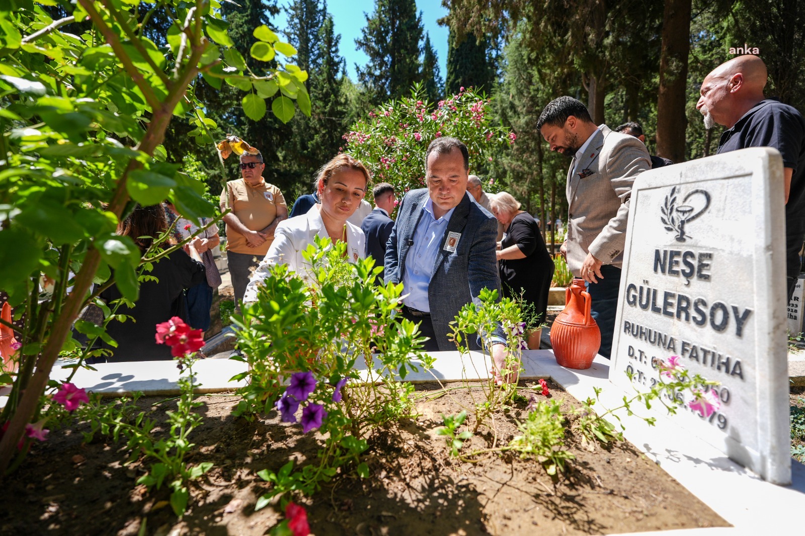Eczacı Neşe Gülersoy, Manisa'da mezarı başında anıldı
