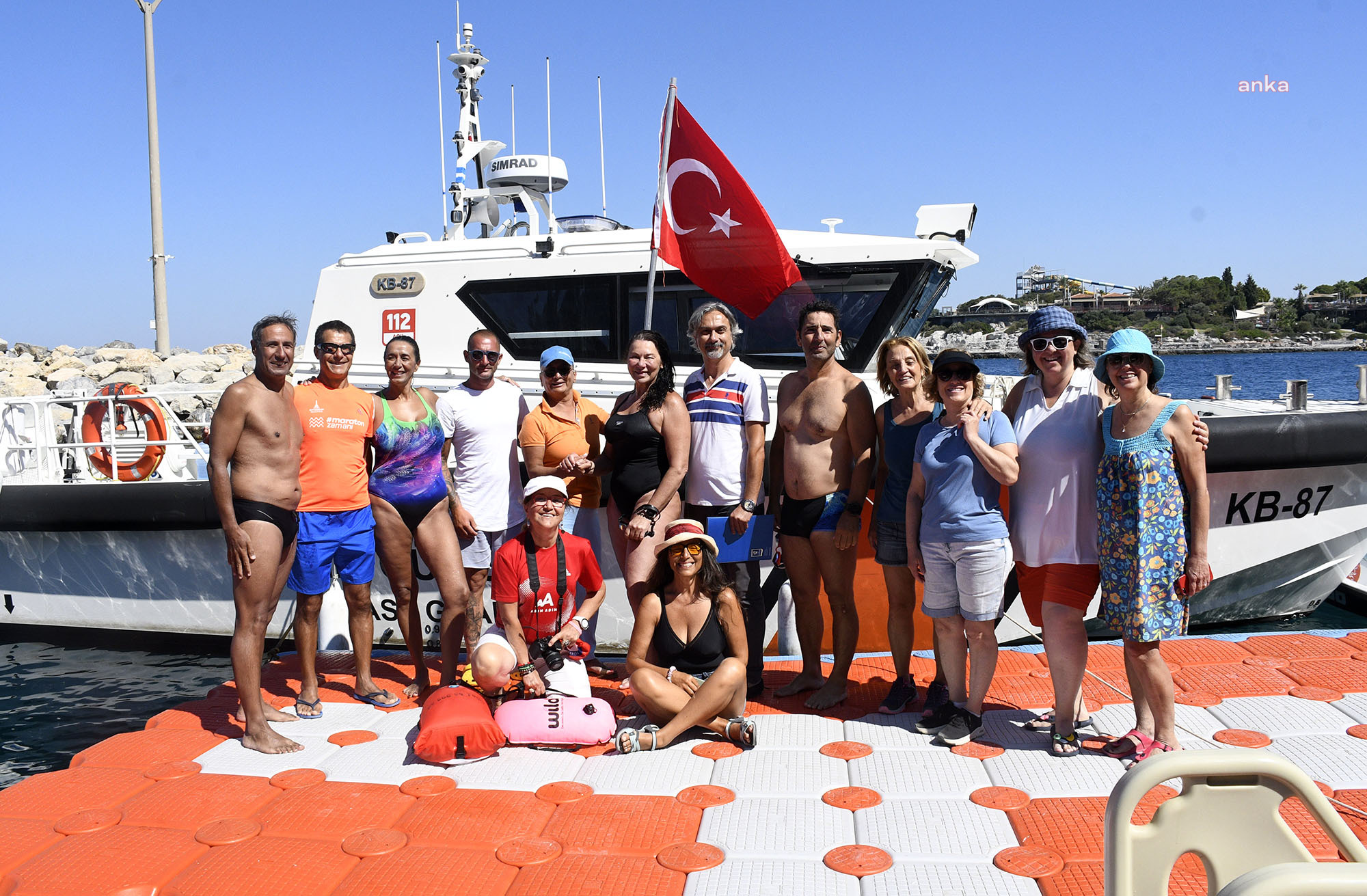 Kuşadası’nda Kabotaj Bayramı coşkusu: Yüzücüler 38,5 kilometre kulaç attı
