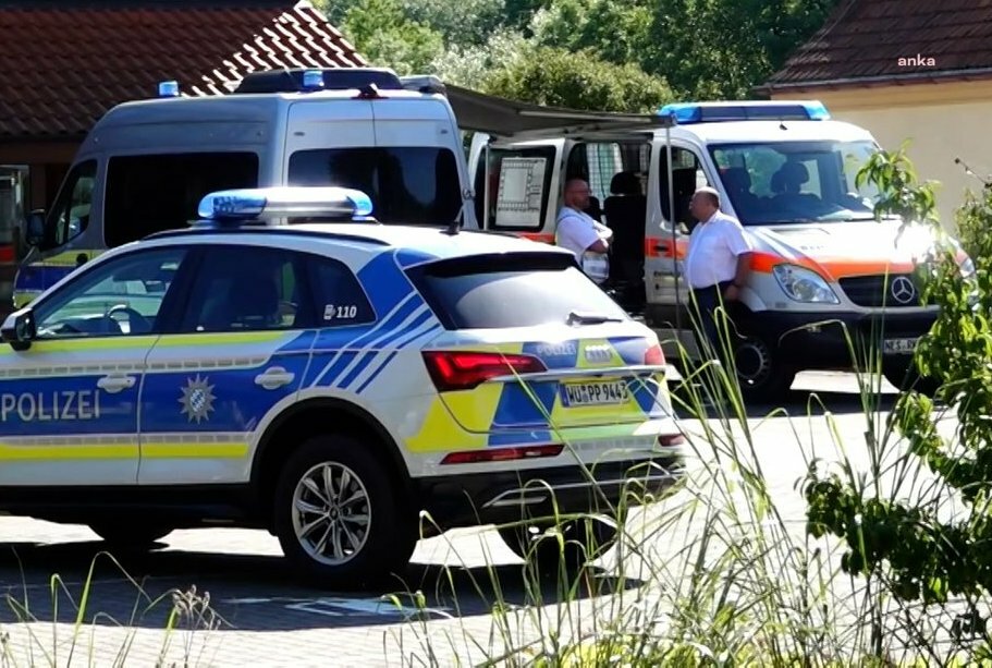 Almanya'daki bıçaklı saldırıda bir kadın hayatını kaybetti, iki kişi ağır yarandı