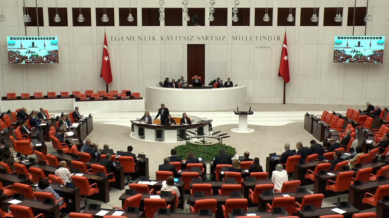 Ömer Fethi Gürer: Tarım ve Orman Bakanlığı şap hastalığı nedeniyle ülke genelinde hayvan pazarlarını kapattı