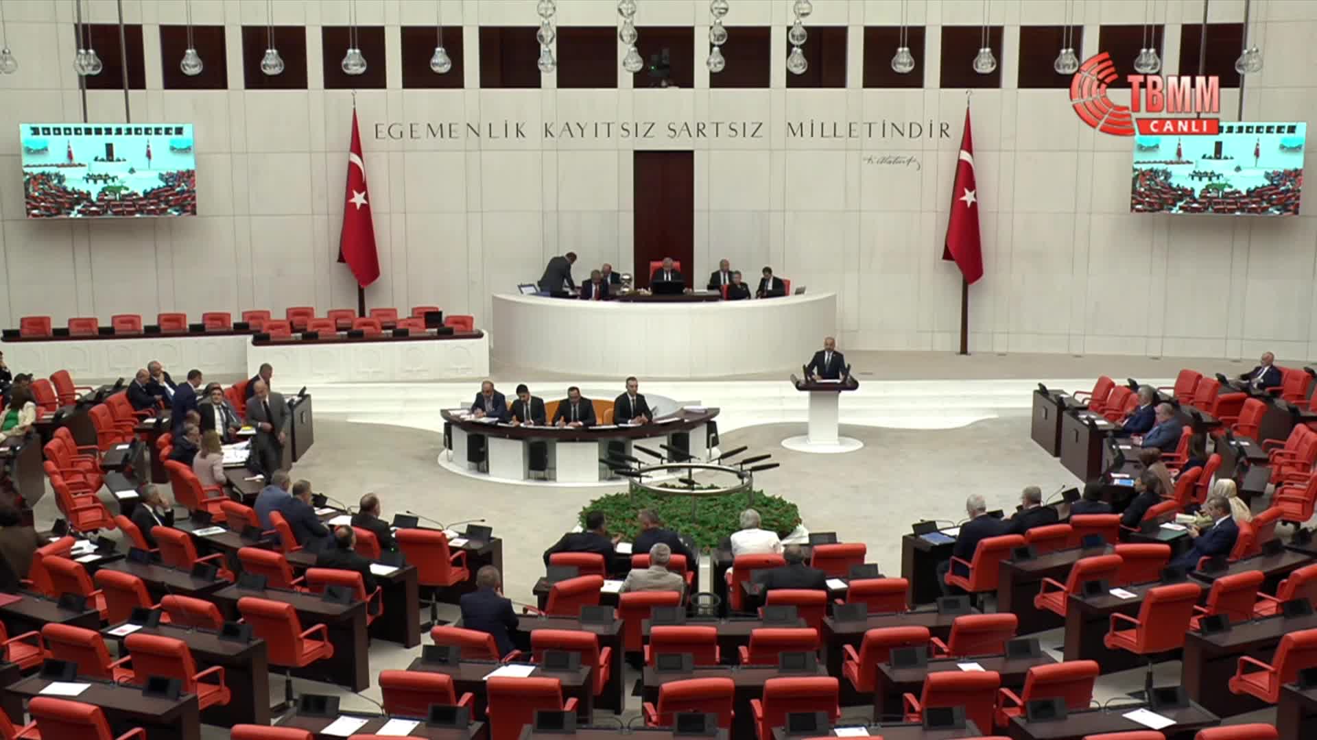 TBMM Genel Kurulu... CHP'li Dinçer: "Köprüleri verdik, hastaneleri verdik, şimdi zeytinlik alanlarımızı büyük şirketlere vermek için mücadele ediyoruz"