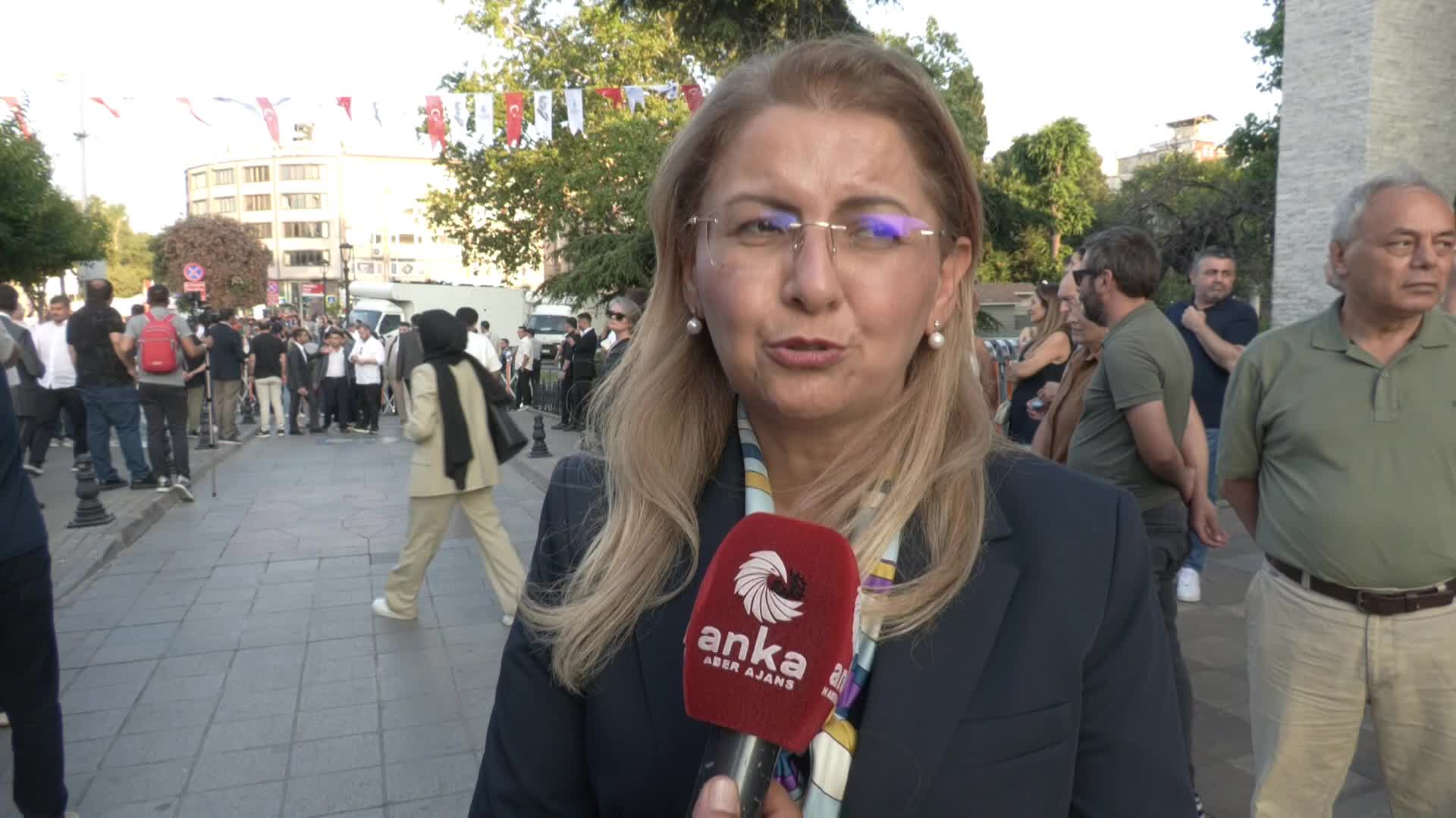 Ekrem İmamoğlu'nun tutukluluğunun 100. günü...  Ayşegül Ovalıoğlu, "Bütün siyasi tutuklarımız için bugün yürüyüşte, mitingde bir aradaydık"