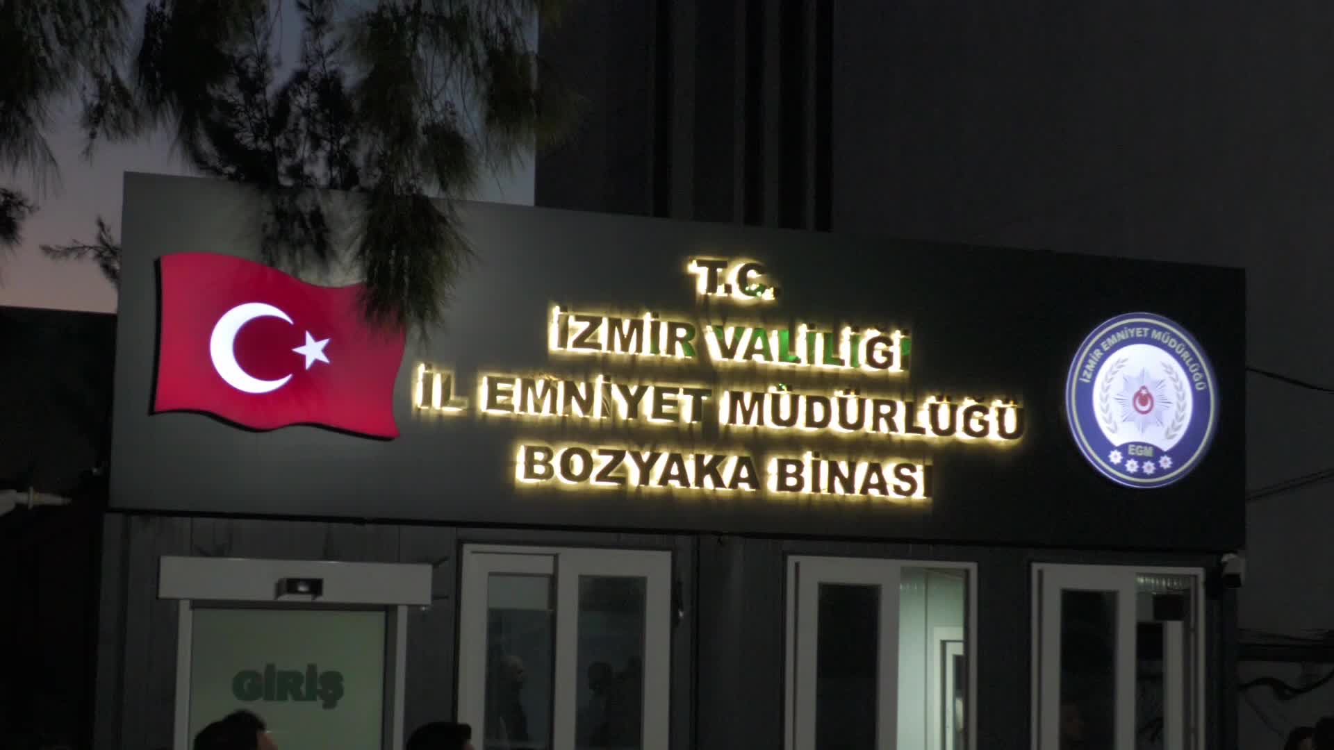 CHP İzmir İl Başkanı gözaltında: Eşimi gördükten sonra daha güçlüyüm