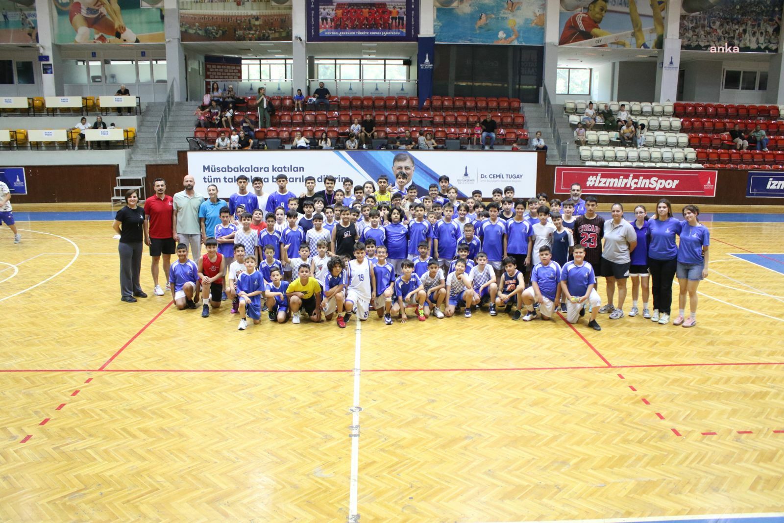 İzmir Büyükşehir Belediyesi Spor Kulübü’nün altyapı seçmelerine büyük ilgi