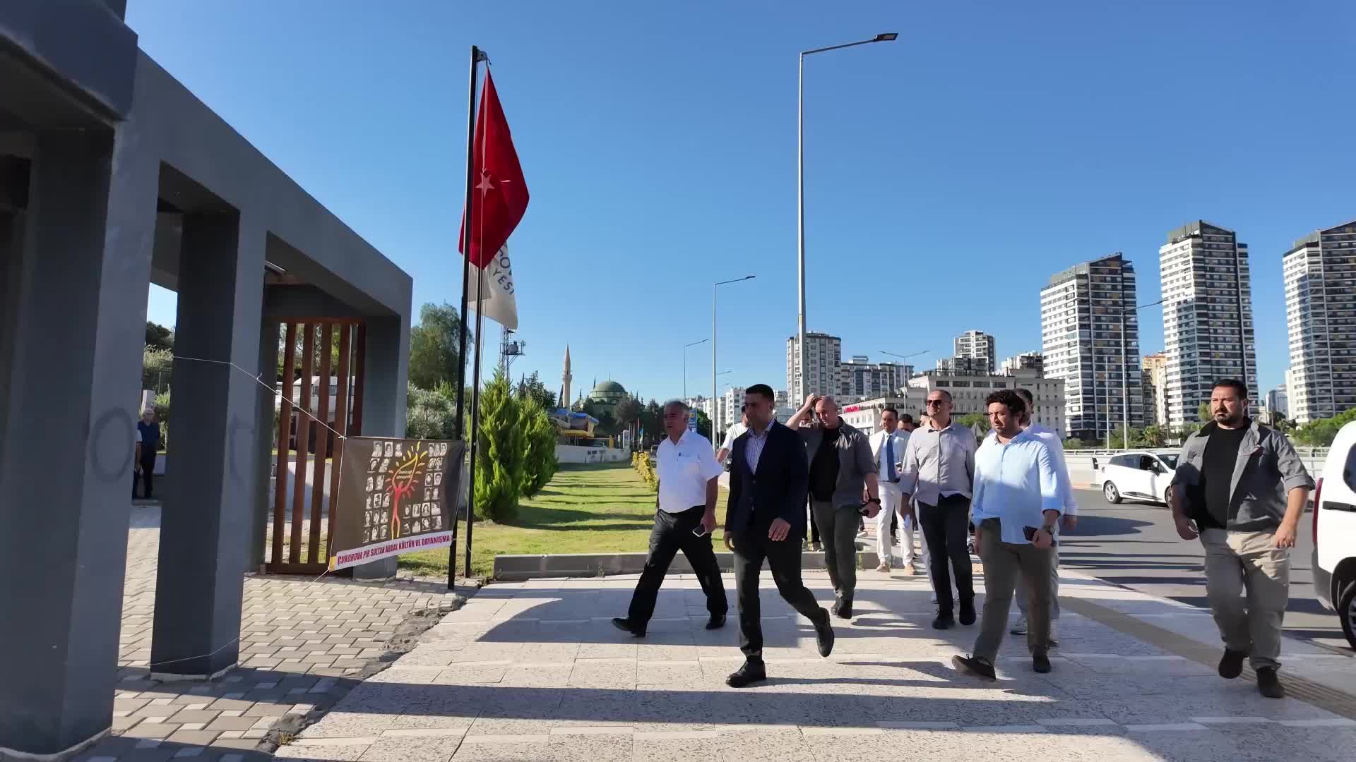 Çukurova'da Madımak'ta katledilenler anıldı... Belediye Başkanı Kozay: "Toplumsal hafızamızdan asla silinmeyecek bir yara"