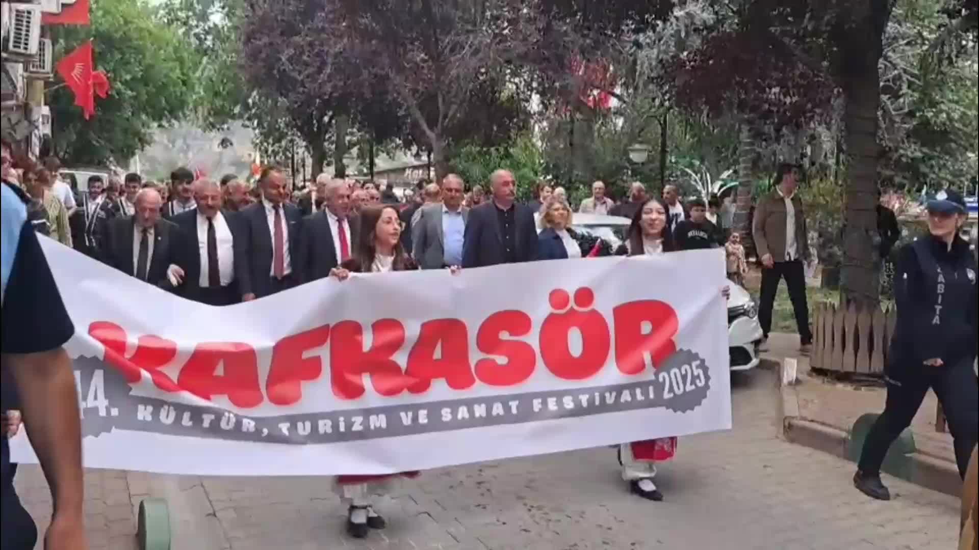 Artvin'de 44. Kafkasör Kültür, Turizm ve Sanat Festivali coşkuyla başladı