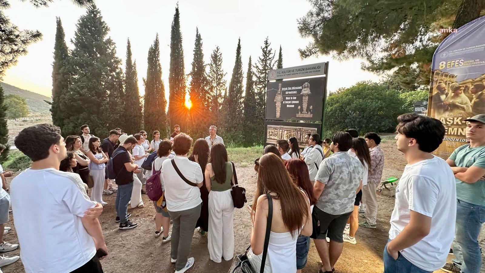 İzmir'de gençler Efes'i keşfetti
