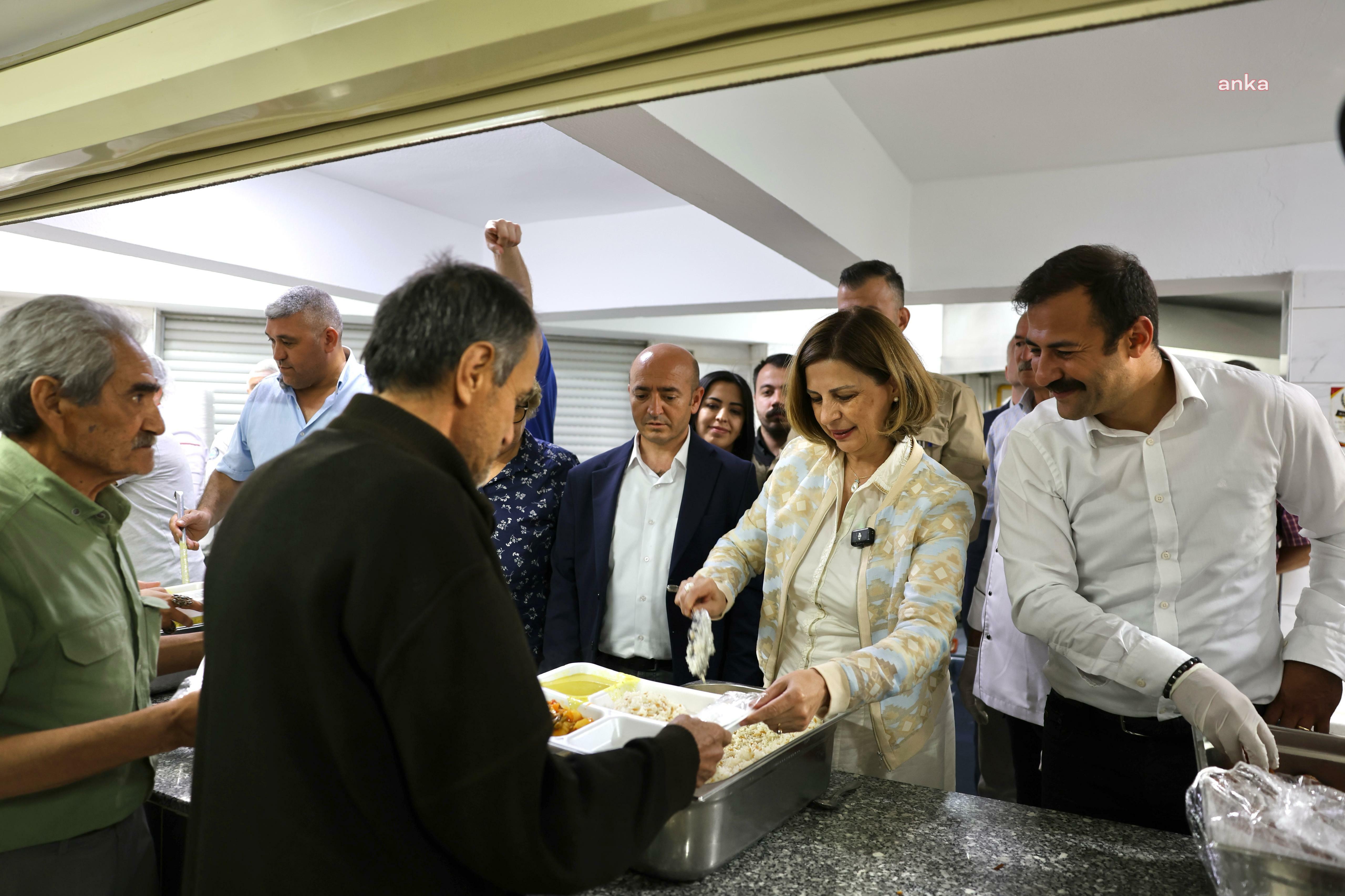 Eskişehir Büyükşehir Belediye Başkanı Ünlüce, Muharrem orucu tutan vatandaşlarla buluştu