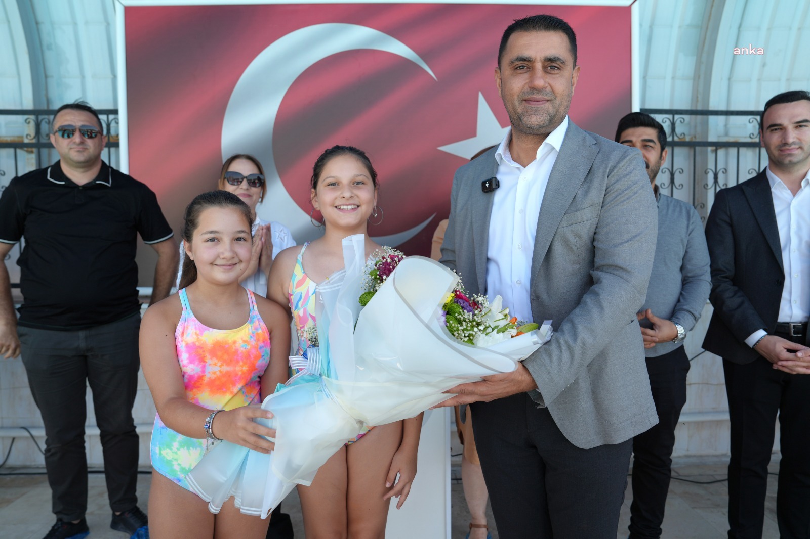 Çukurova Belediye Başkanı Kozay: "Bu sezon 10 bin çocuğumuzun havuzlarımızda yüzme eğitimi almasını hedefliyoruz"