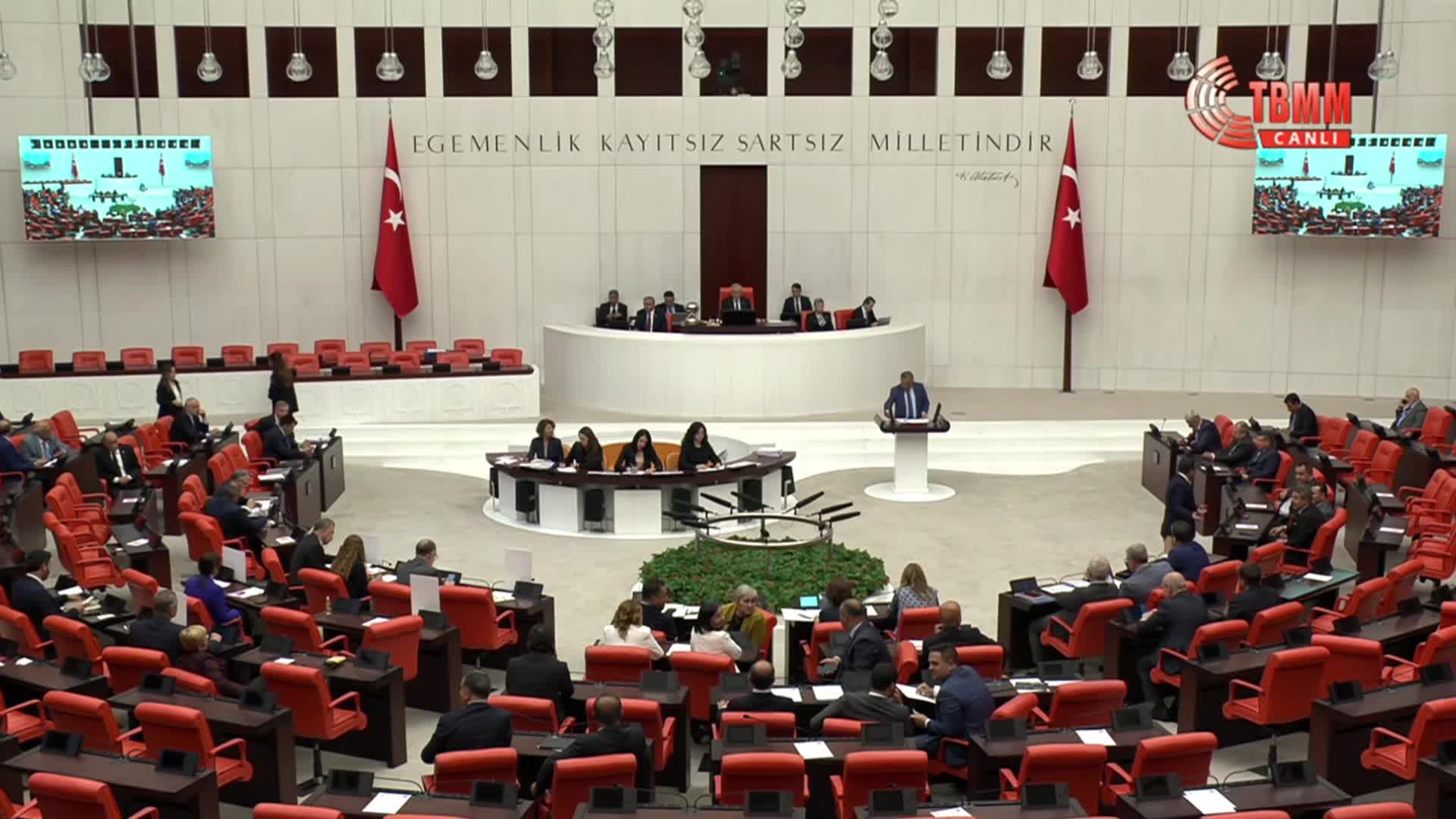TBMM Genel Kurulu'nda "maden yasasında AK Partili milletvekillerinin büyük çıkarı var" sözleri tartışmaya neden oldu... CHP'li Tanrıkulu: Getirin siyasi etik yasasını, parlamentoyu kapatan şerefsizdir"