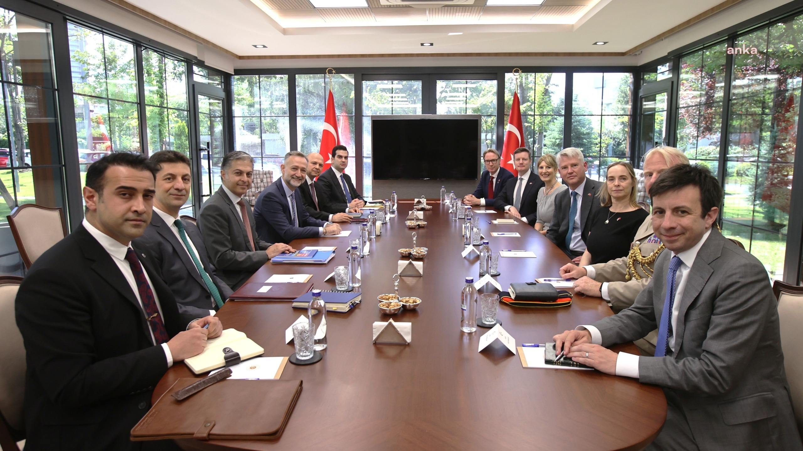 Dışişleri Bakan Yardımcısı Gümrükçü, Birleşik Krallık heyetiyle savunma sanayii işbirliğini görüştü