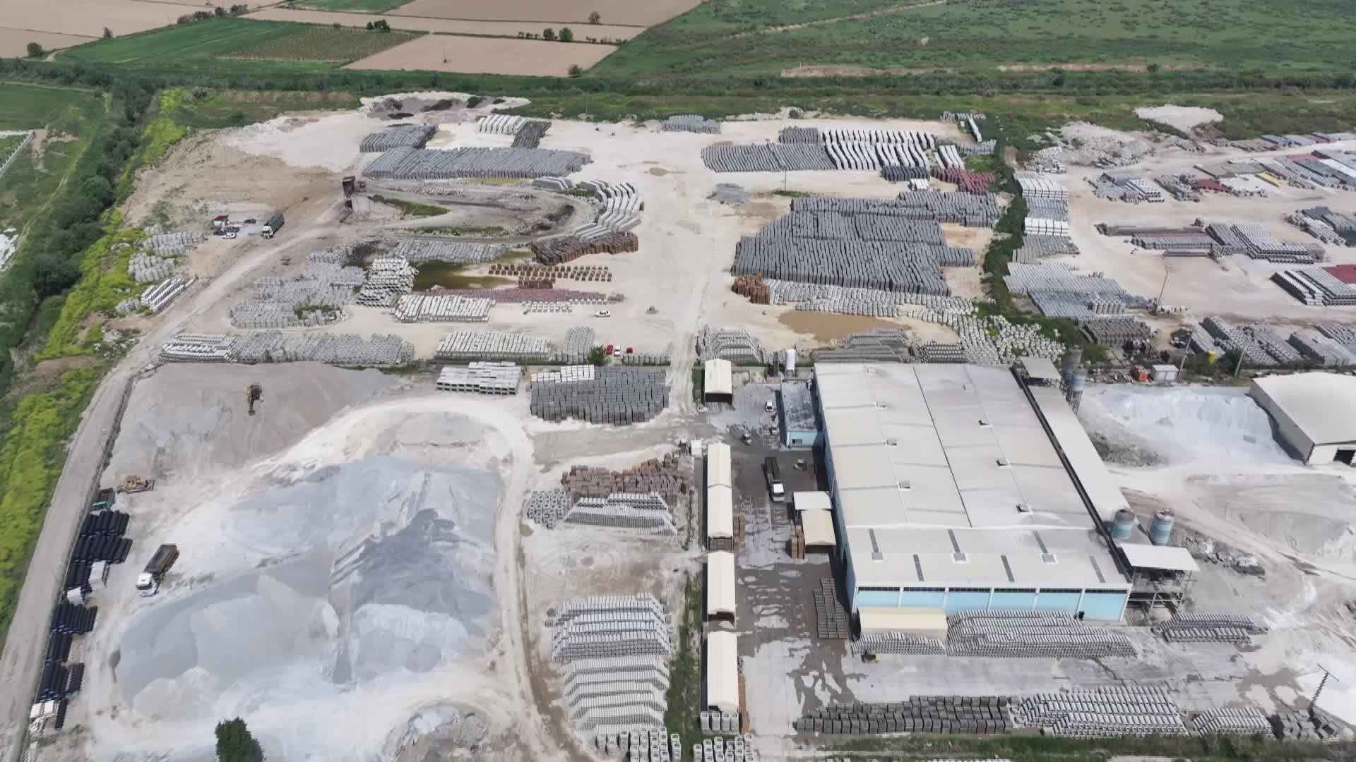 Manisa Büyükşehir Belediyesi, bir yılda 1 milyon 280 bin metrekare kilit parke taşı üretti