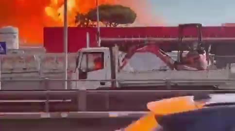 Roma’da akaryakıt istasyonunda patlama: 40 yaralı