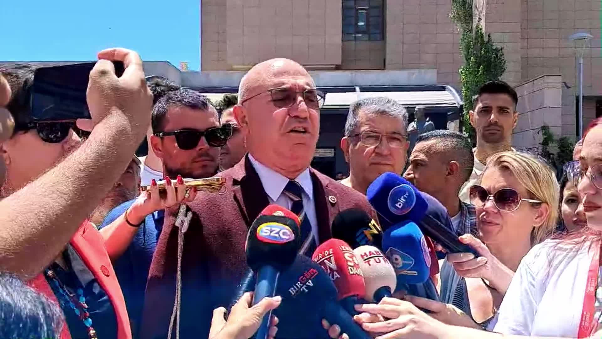 CHP Şanlıurfa Milletvekili Tanal İzmir Adliyesi’nde: “Suçta ve cezada eşitlik ilkesini istiyoruz, biz adil yargılama istiyoruz”