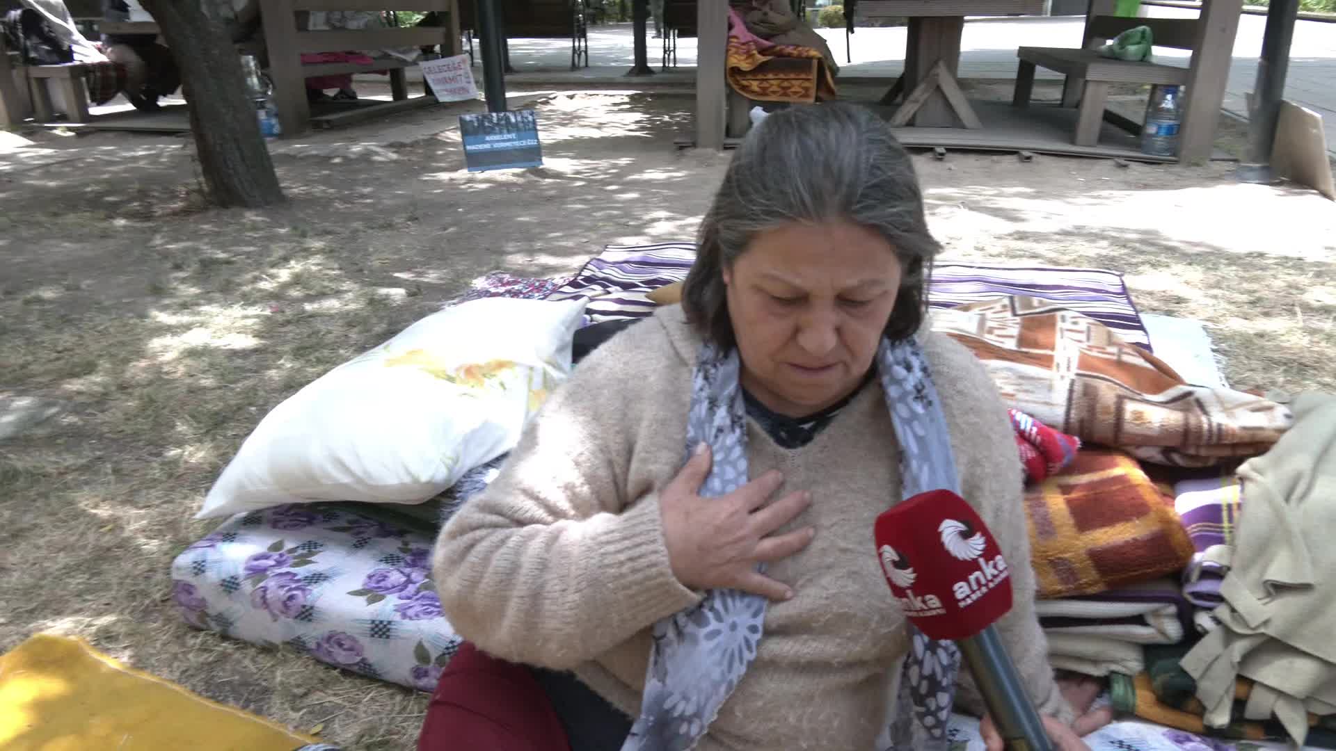 Köylülerden Meclis'in yanı başında zeytin nöbeti: "40 tane köyü, Türkiye’yi yok etsinler.  Zeytin, meyve olmazsa Türkiye olmaz"
