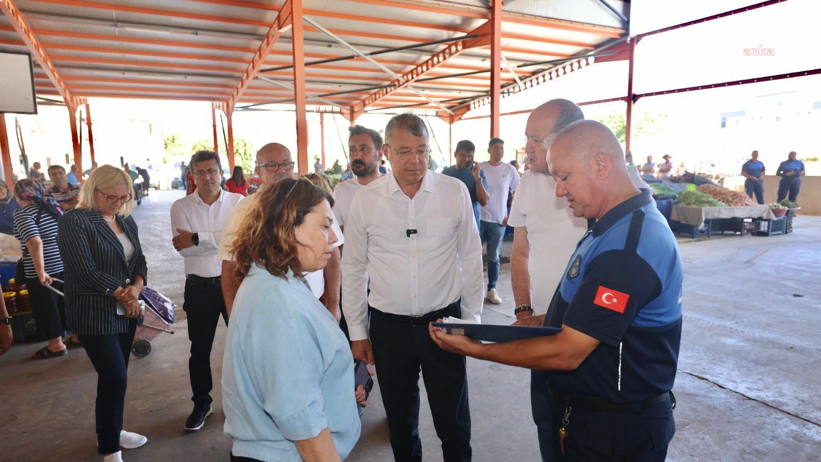 Silifke Belediye Başkanı Turgut, Cuma Pazarı’nda esnaf ile bir araya geldi