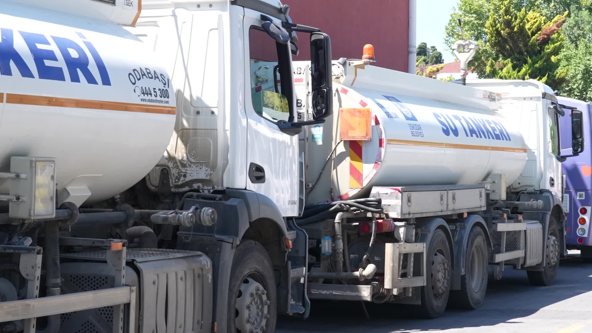 Üsküdar Belediyesi, İzmir’deki yangına müdahaleye destek amacıyla bölgeye gitti