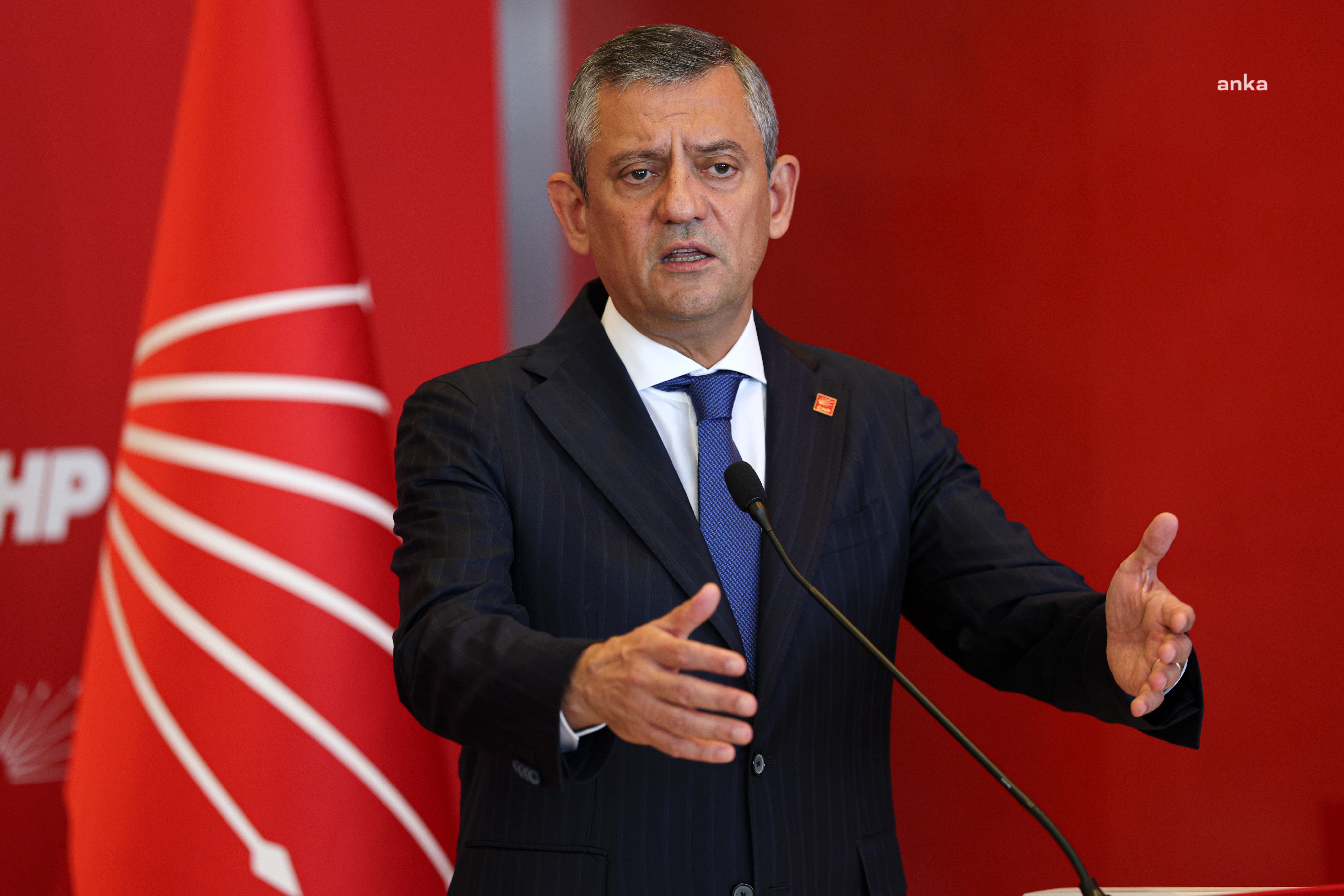 Özgür Özel'den Halk TV ve Sözcü TV'ye verilen cezalara tepki: Bağımsız medyaya saldırıdır