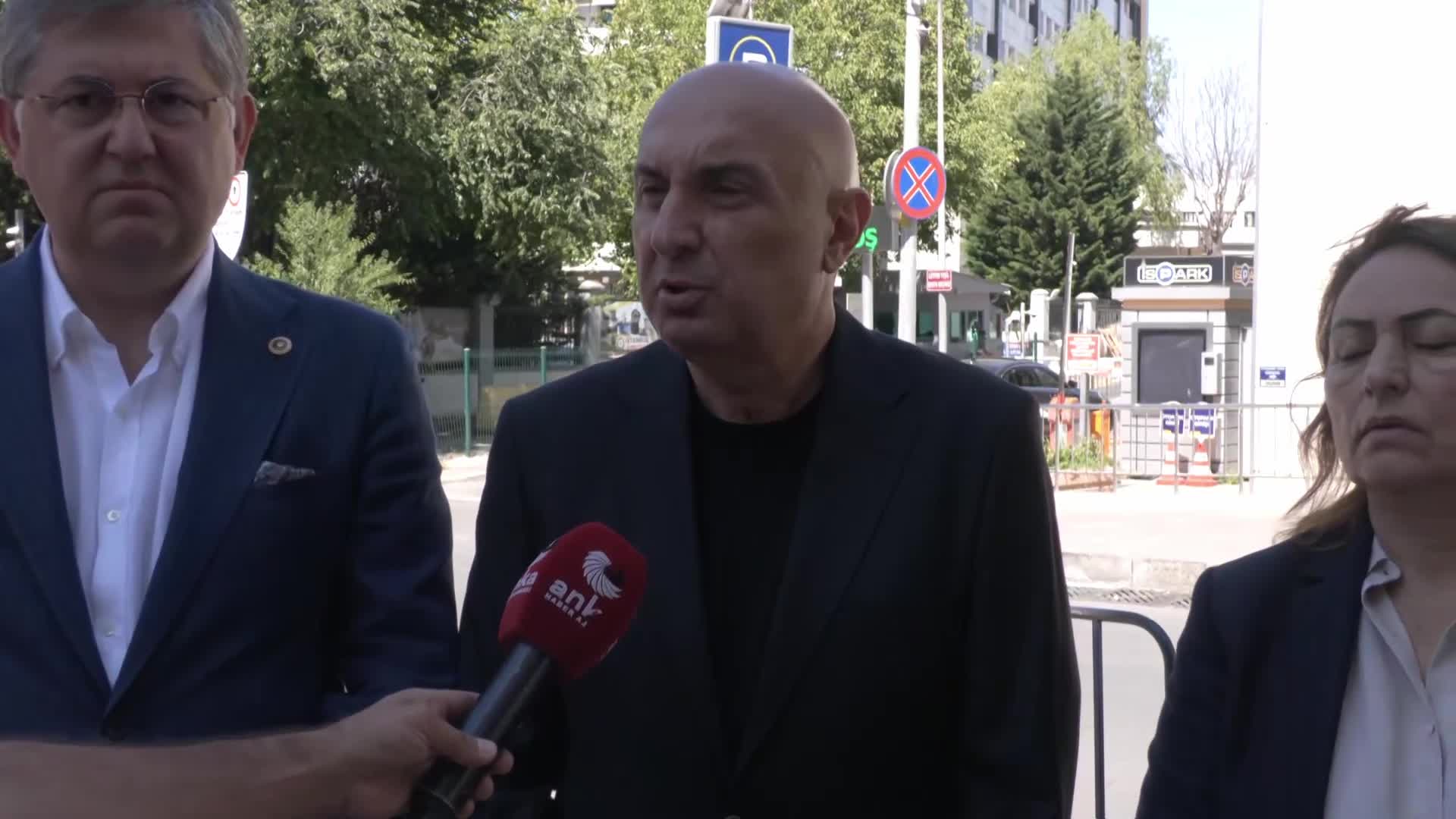CHP'li belediyelere operasyon... Engin Özkoç: "Yüzyıllık Cumhuriyet tarihimizin bütün birikimlerini yok etmeye çalışıyorlar"