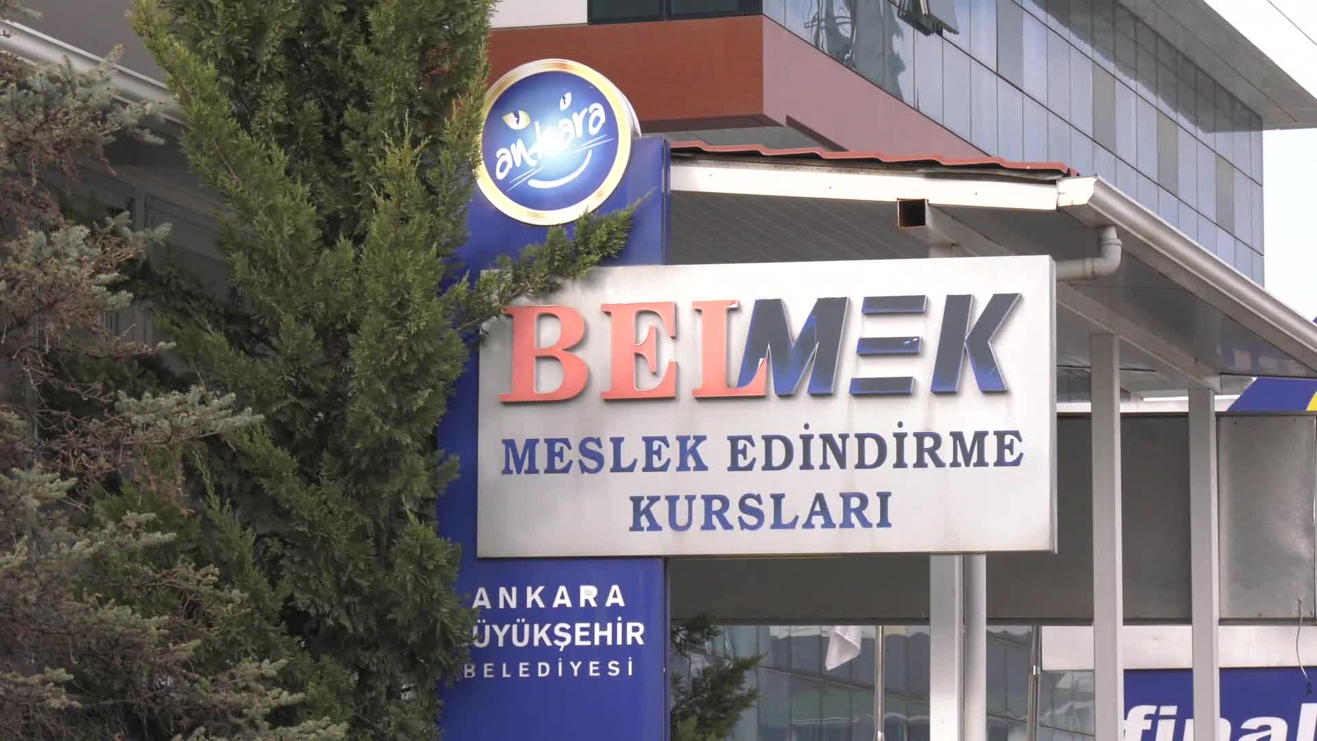 BELMEK EĞİTMENLERİNDEN LÖSEMİLİ ÇOCUKLARA EL EMEĞİ GÖZ NURU YILBAŞI KIYAFETLERİ