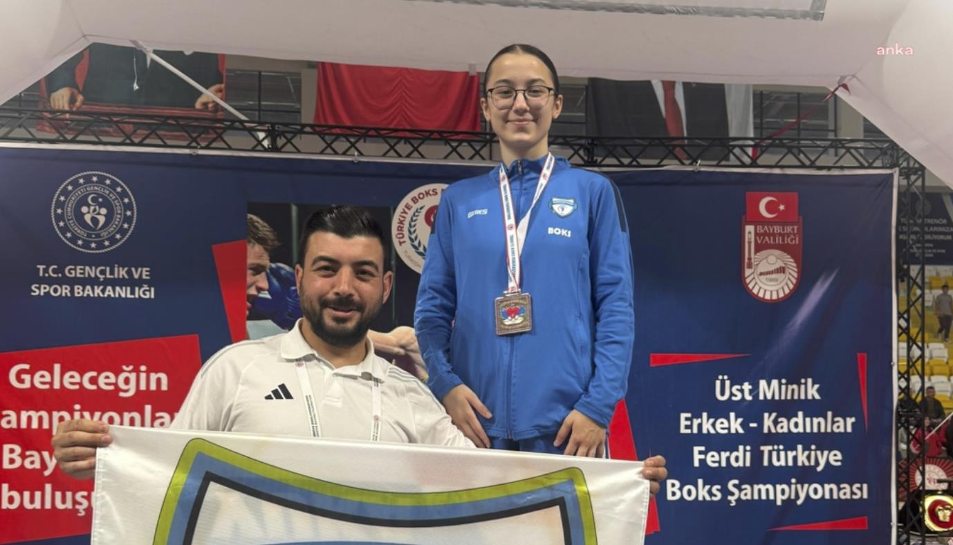 Merkezefendi Belediyesi'nin sporcusu Ceyda Kuru, Denizli’ye altın madalyayla döndü