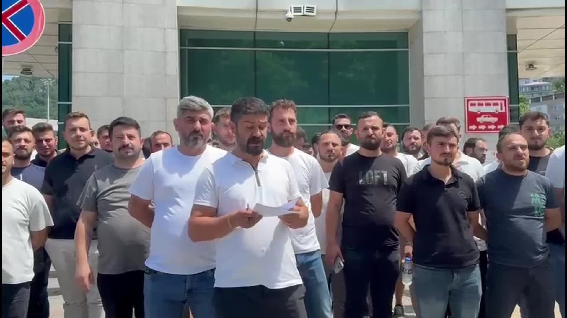Hopa Sarp Sınır Kapısı’nda gümrükçülerden, Gürcistan’ın uygulamaya koyduğu tek taraflı kararlara tepki