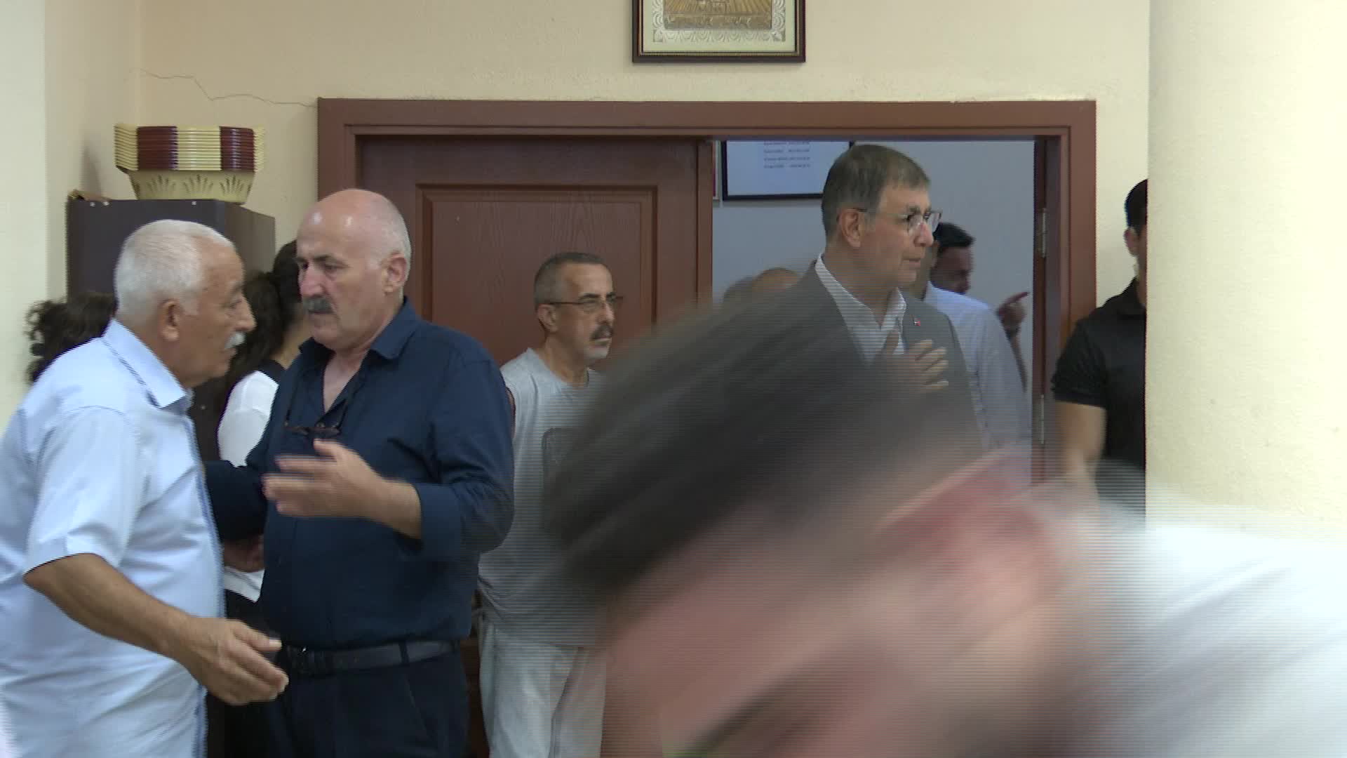 İzmir Büyükşehir Belediye Başkanı Tugay aşure bereketini paylaştı