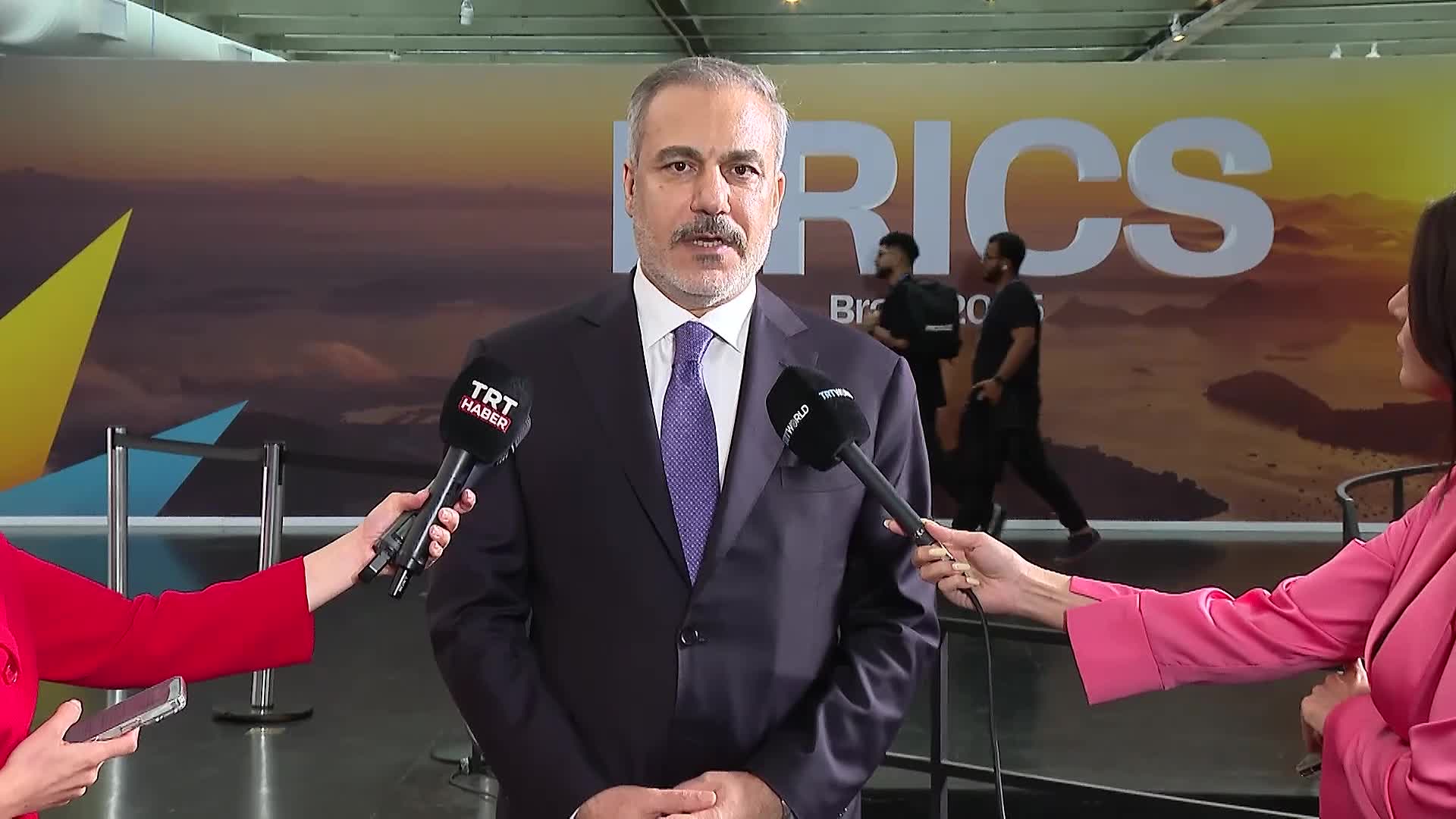 Dışişleri Bakanı Fidan: "Ruslar üçüncü tur görüşmelere hazır olduklarını ifade ettiler, Ukrayna tarafının cevabını bekliyoruz"
